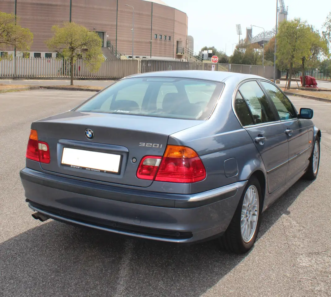 BMW 320 Serie 3 E46 Berlina 320i Eletta, foto 4