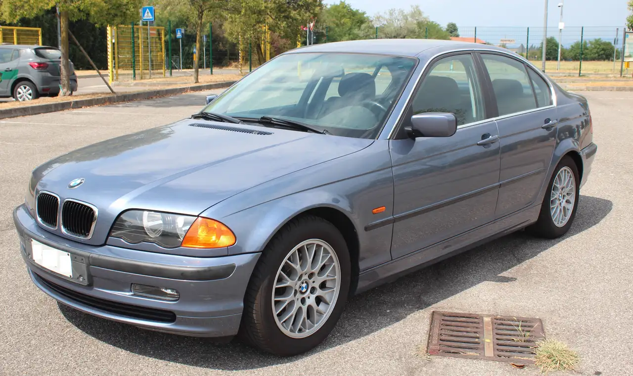 BMW 320 Serie 3 E46 Berlina 320i Eletta, foto 1