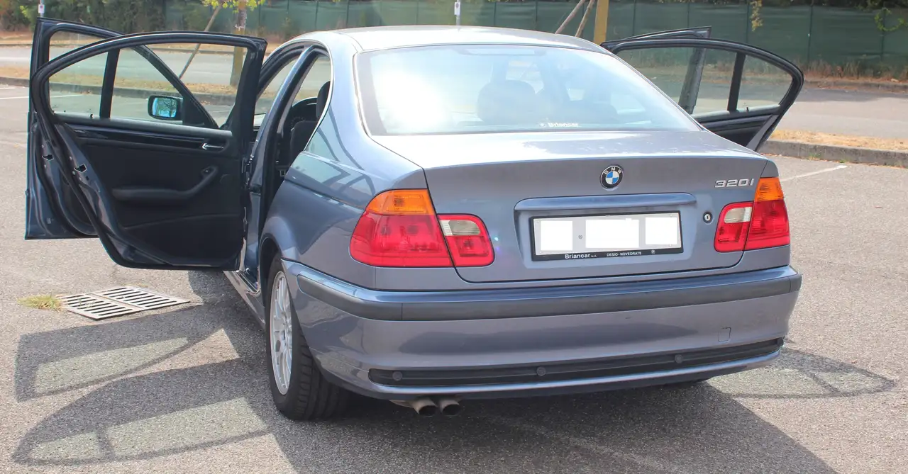 BMW 320 Serie 3 E46 Berlina 320i Eletta, foto 2