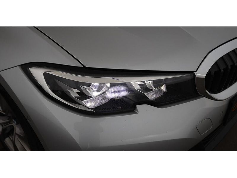 BMW 318 d Touring Sport Line Aut LED AHK RADAR LEDER — photo 9