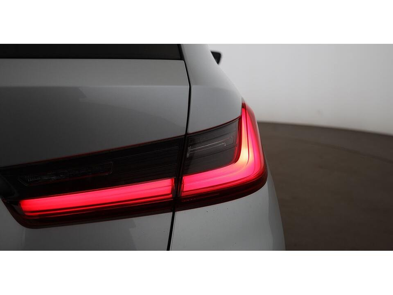 BMW 318 d Touring Sport Line Aut LED AHK RADAR LEDER — photo 8