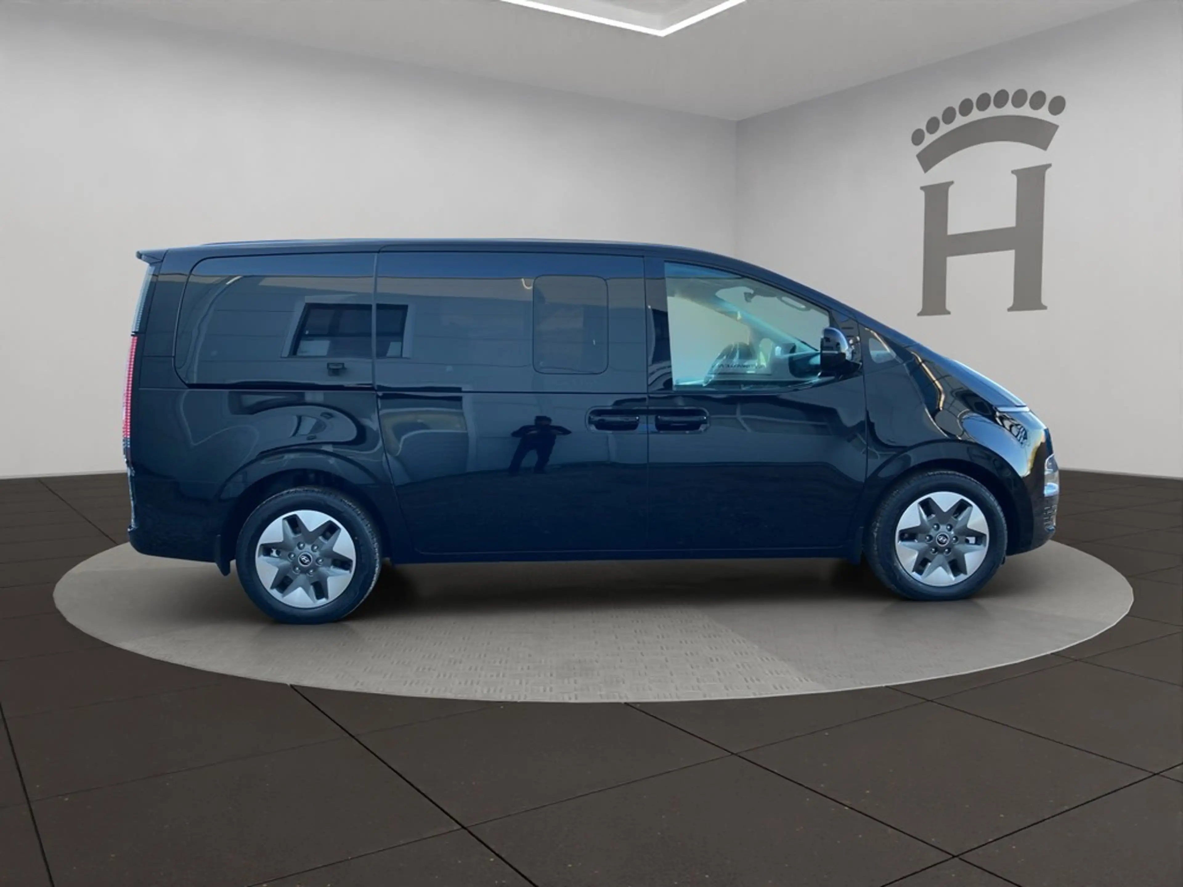 Hyundai STARIA 9 Sitzer HEV 1.6 T-GDI Prime PANO PARK-PAKET — photo 7