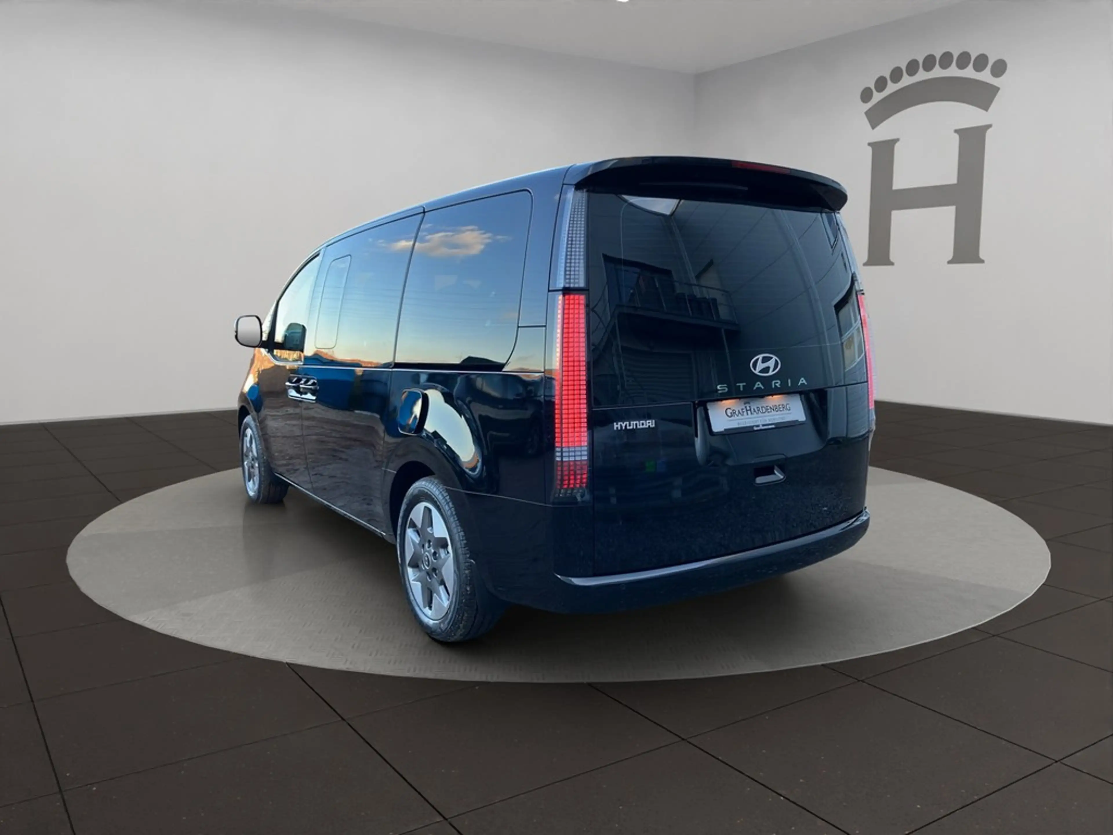 Hyundai STARIA 9 Sitzer HEV 1.6 T-GDI Prime PANO PARK-PAKET — photo 4