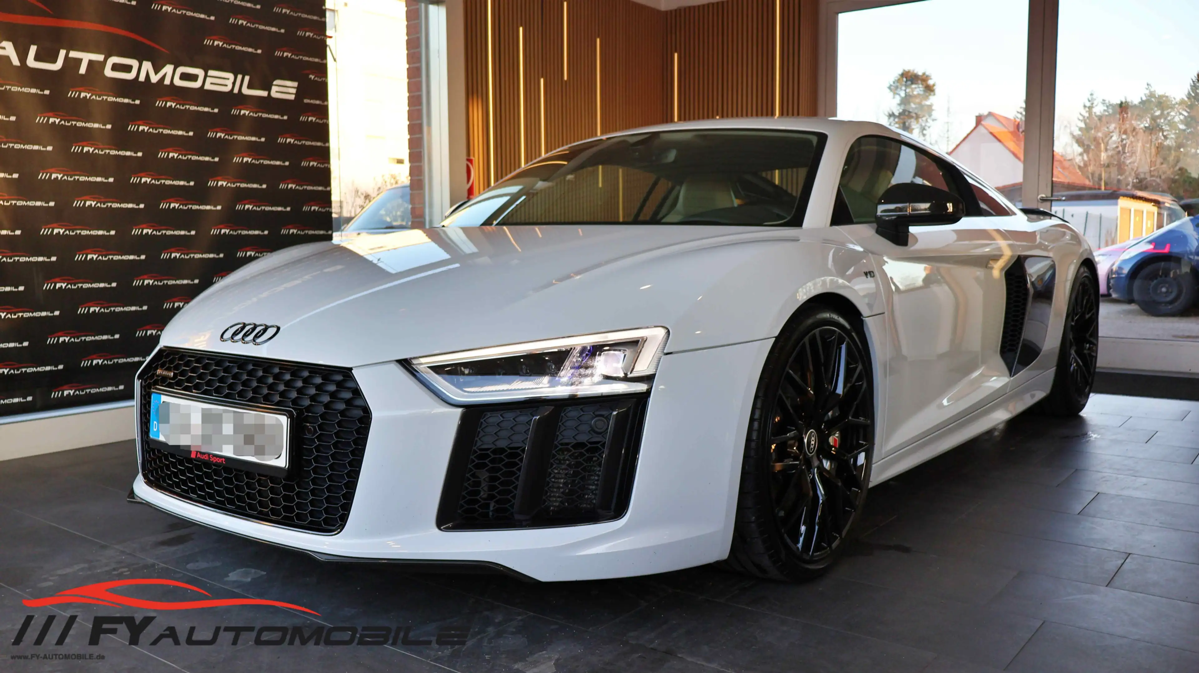 Audi R8 5.2 FSI V10 Plus Carbon Laser B&O TOP Zustand