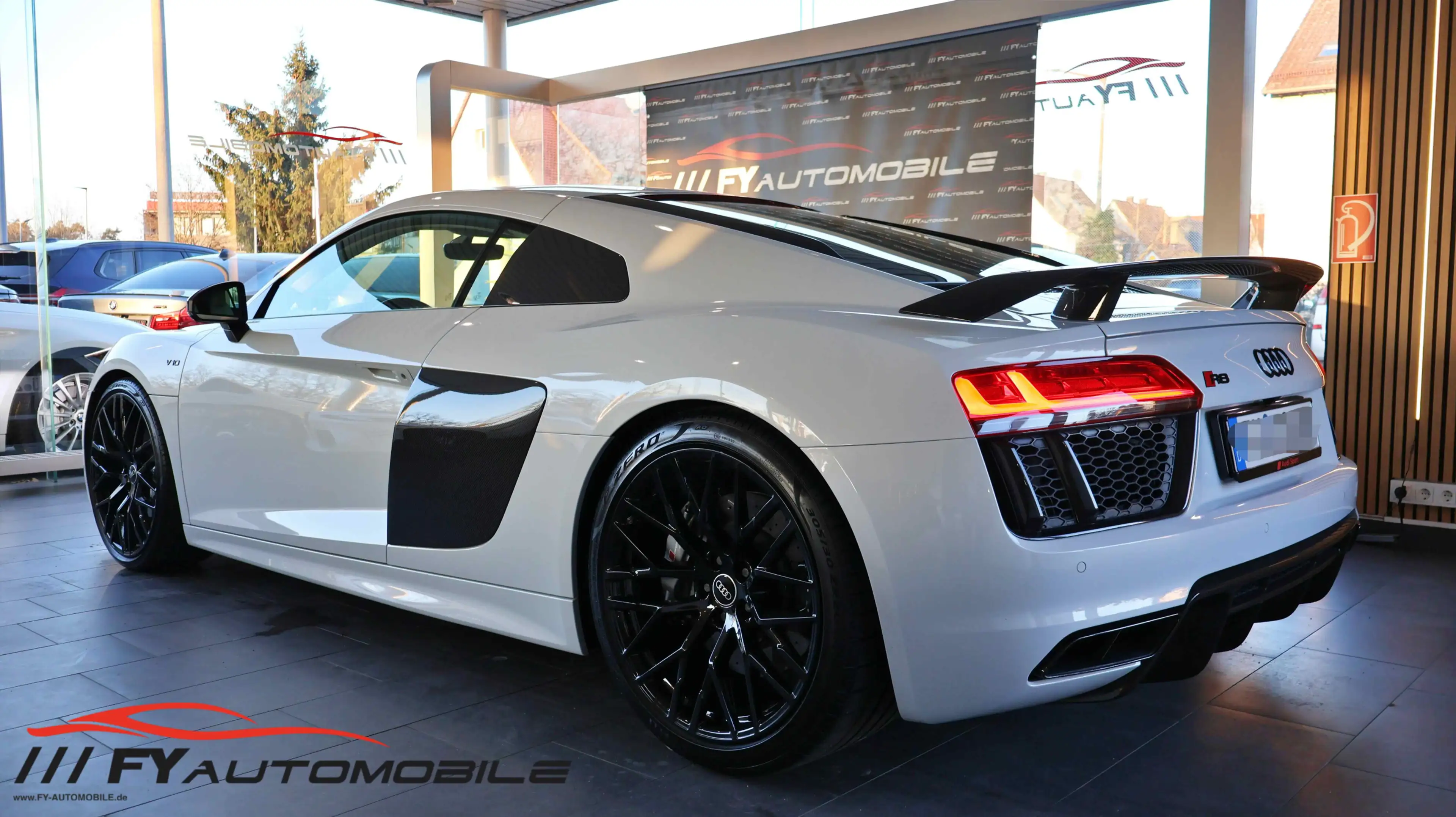 Audi R8 5.2 FSI V10 Plus Carbon Laser B&O TOP Zustand — photo 5