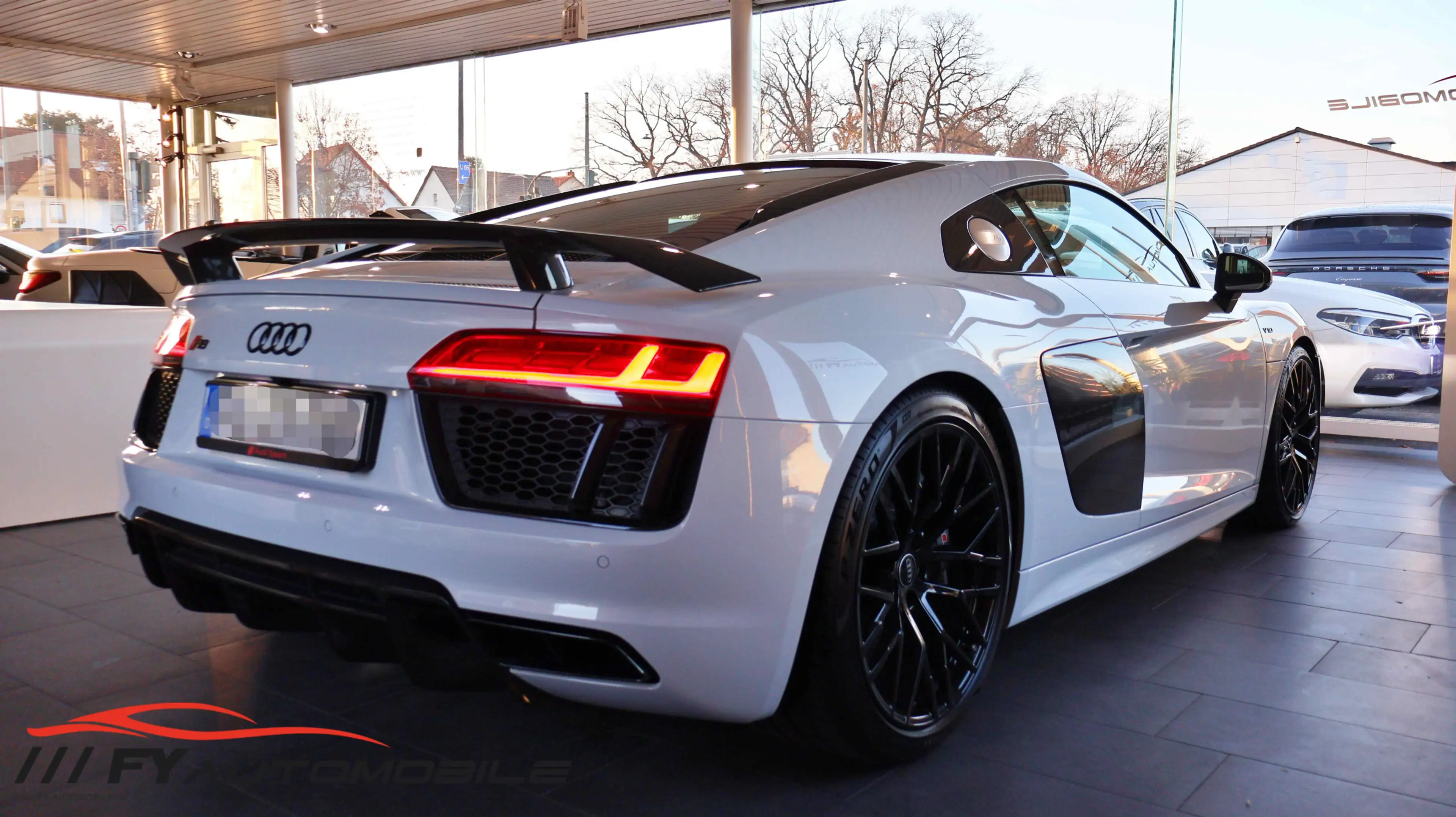 Audi R8 5.2 FSI V10 Plus Carbon Laser B&O TOP Zustand — photo 7
