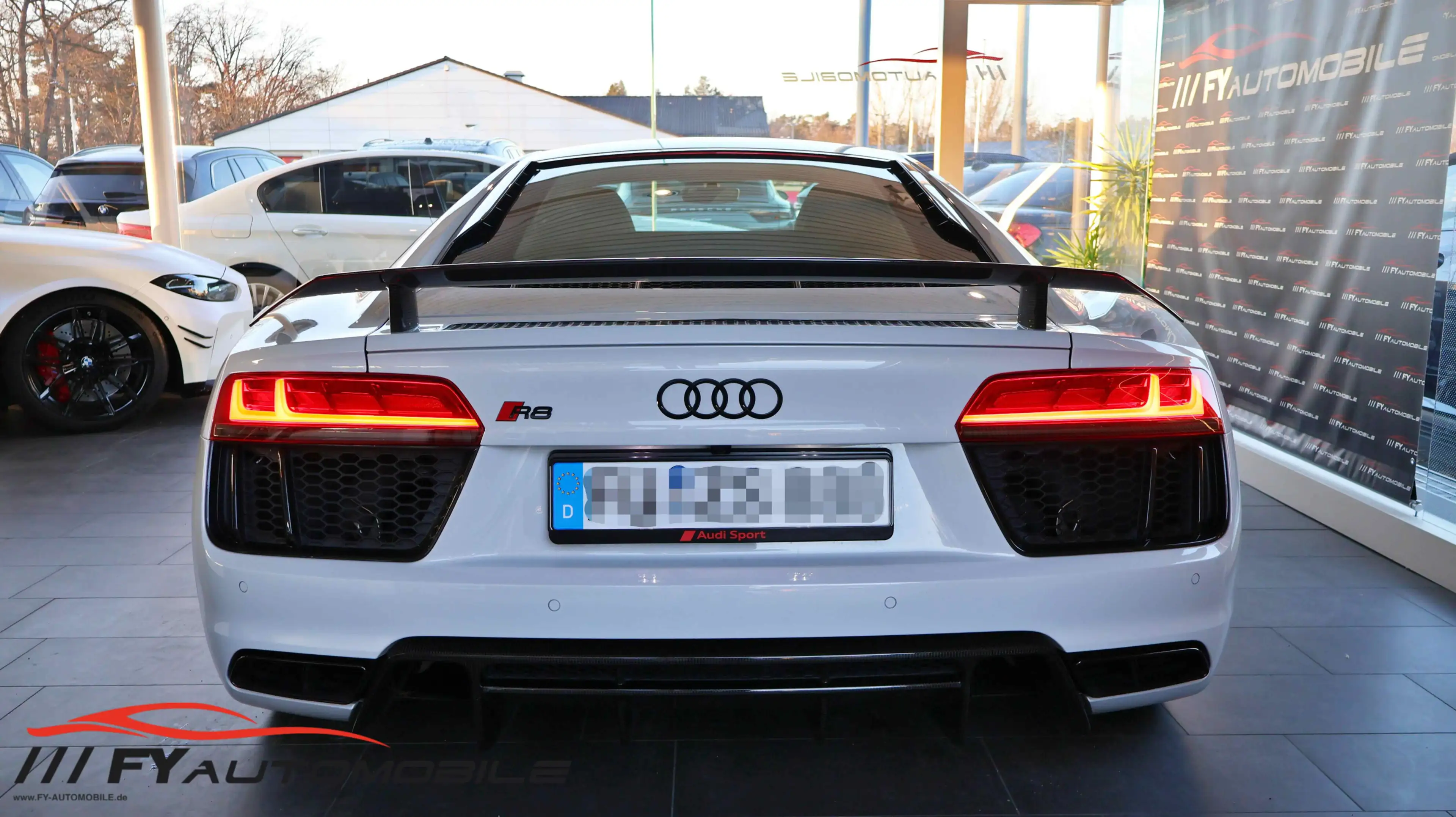 Audi R8 5.2 FSI V10 Plus Carbon Laser B&O TOP Zustand — photo 6