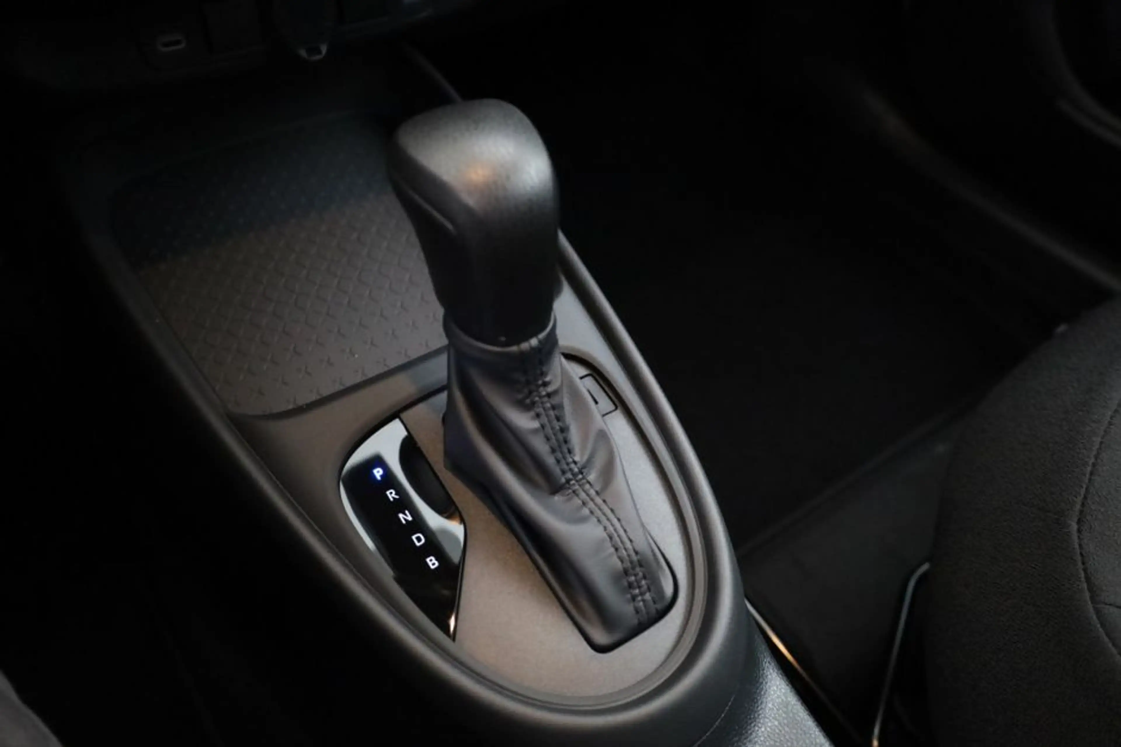 Toyota Aygo X Hybrid 115 play | Go Pack  | Automaat | — photo 8