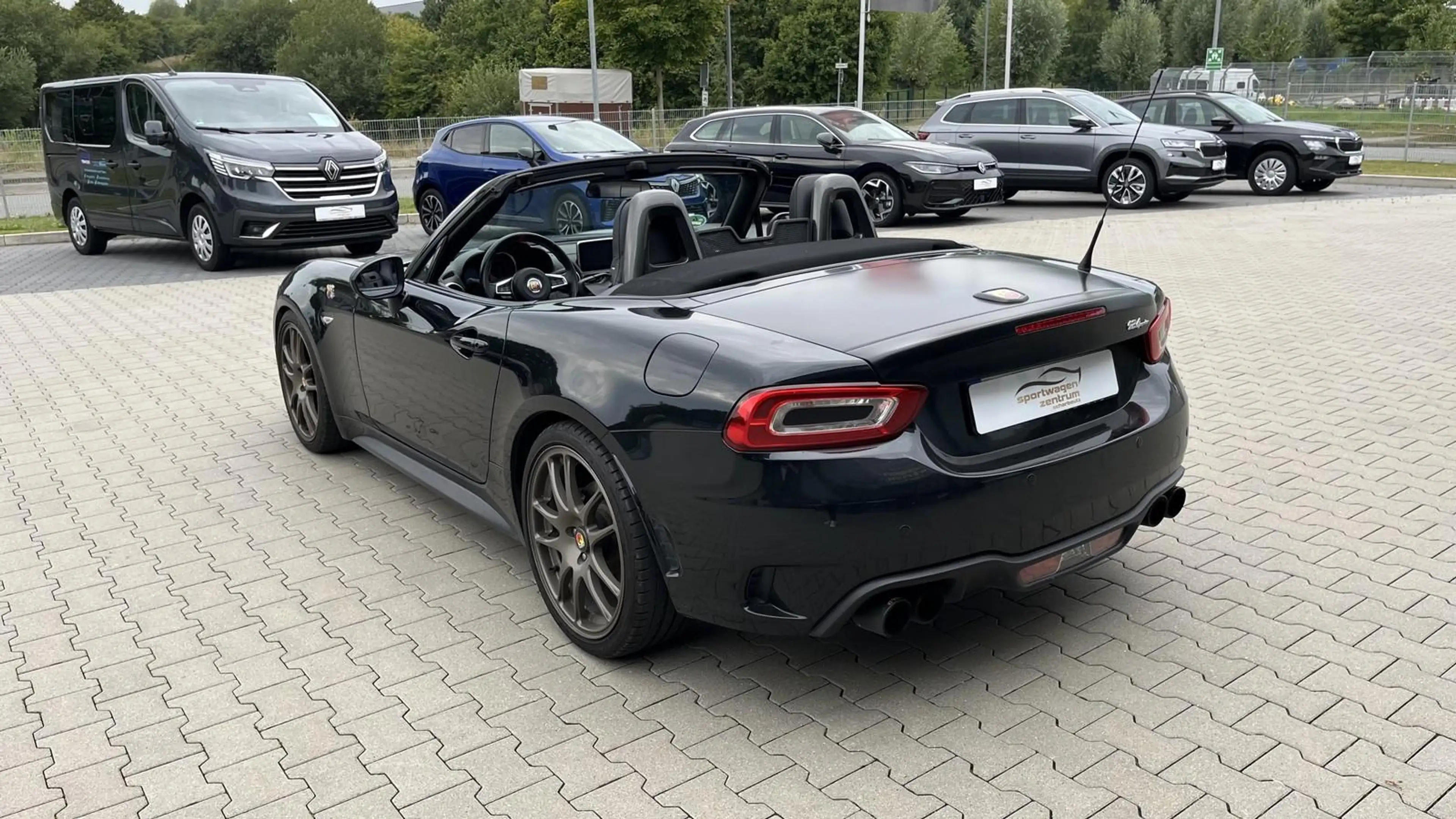 Abarth 124 Spider 124 Spider LED, Klima, DAB, Bose — photo 7