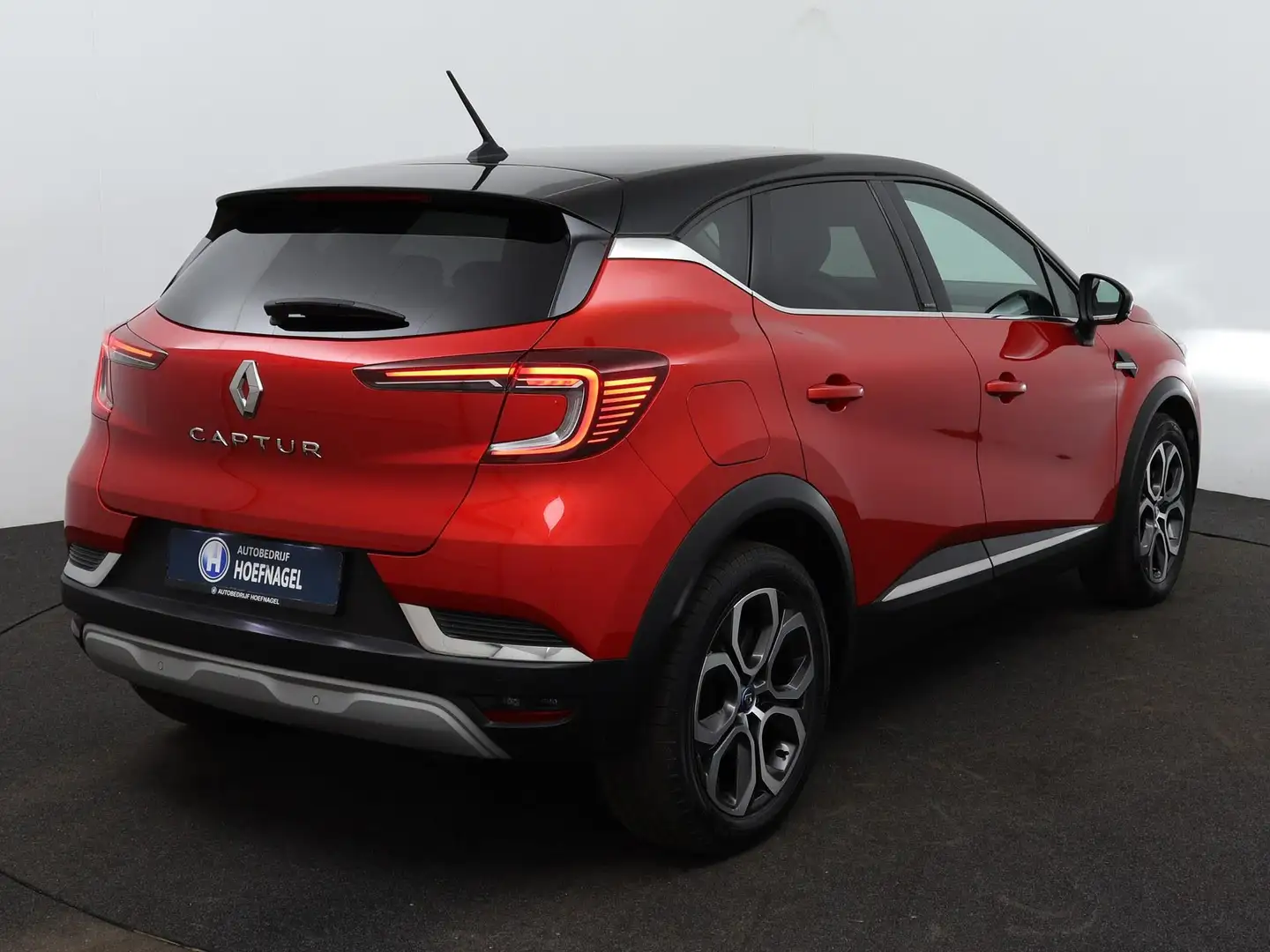 Renault Captur 1.6 E-Tech Plug-in Hybrid 160 Edition One Automaat Rood - 2