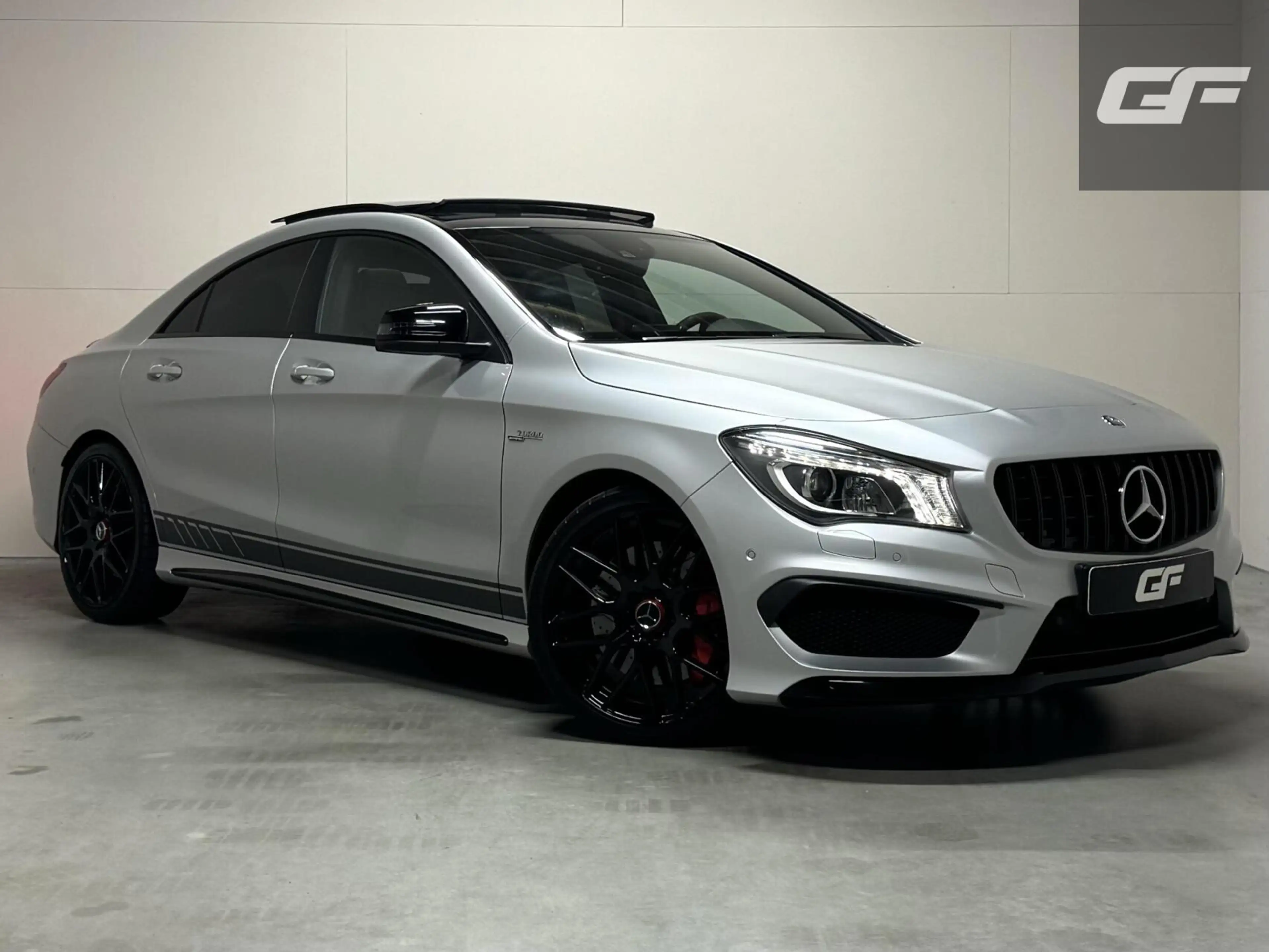 Mercedes-Benz CLA 45 AMG 4MATIC Pano Recaro H/K Camera NAP