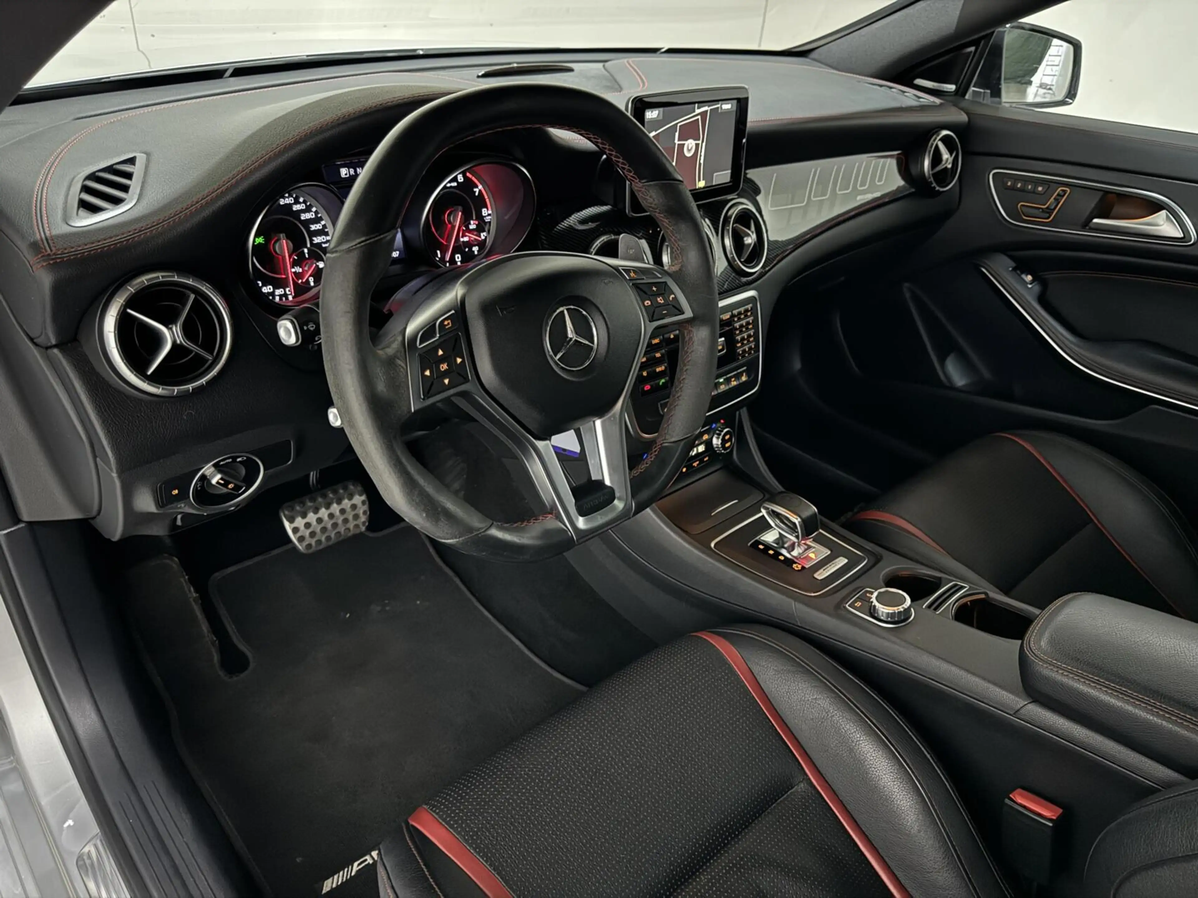 Mercedes-Benz CLA 45 AMG 4MATIC Pano Recaro H/K Camera NAP — photo 16