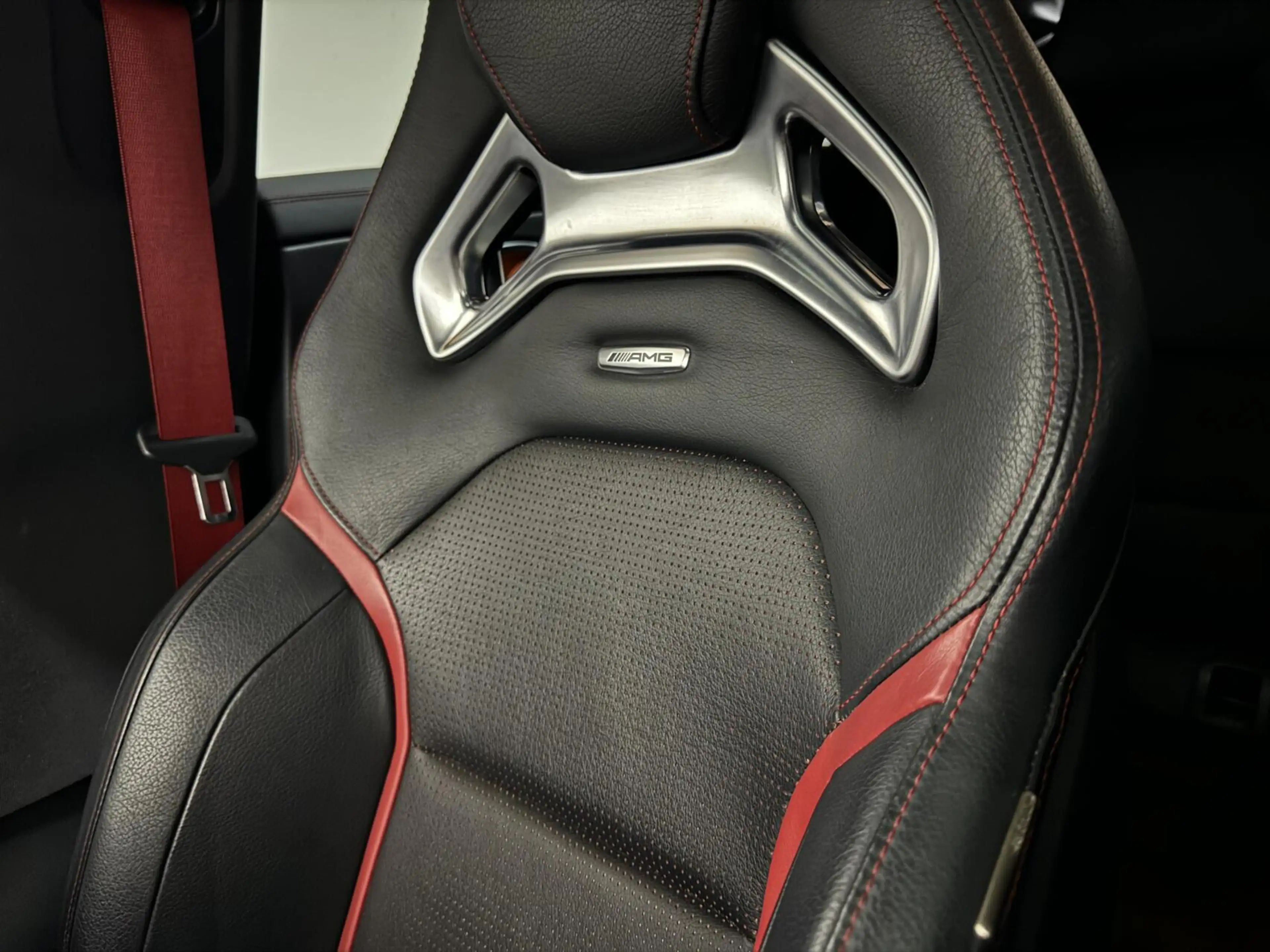 Mercedes-Benz CLA 45 AMG 4MATIC Pano Recaro H/K Camera NAP — photo 40