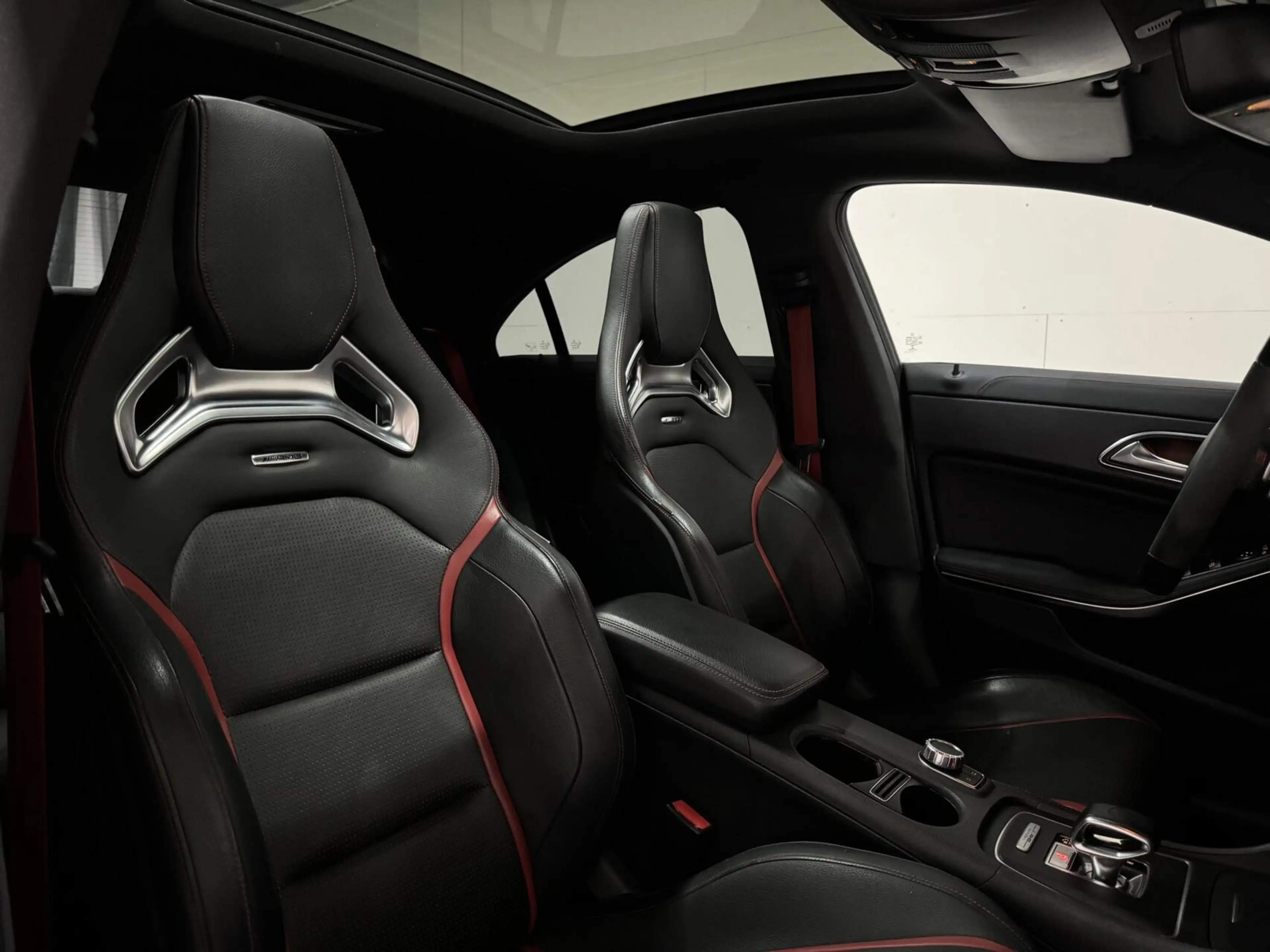 Mercedes-Benz CLA 45 AMG 4MATIC Pano Recaro H/K Camera NAP — photo 23