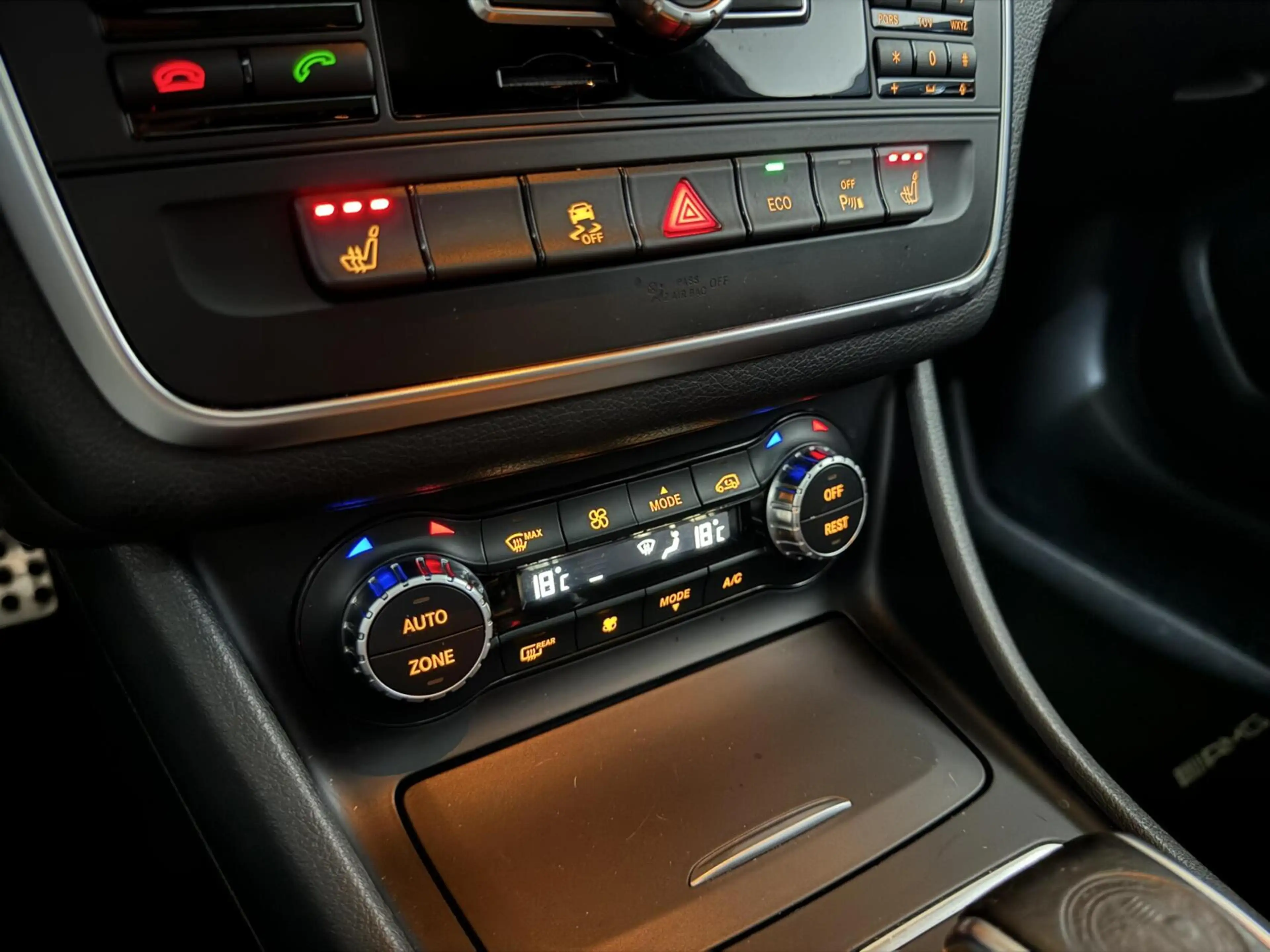 Mercedes-Benz CLA 45 AMG 4MATIC Pano Recaro H/K Camera NAP — photo 37