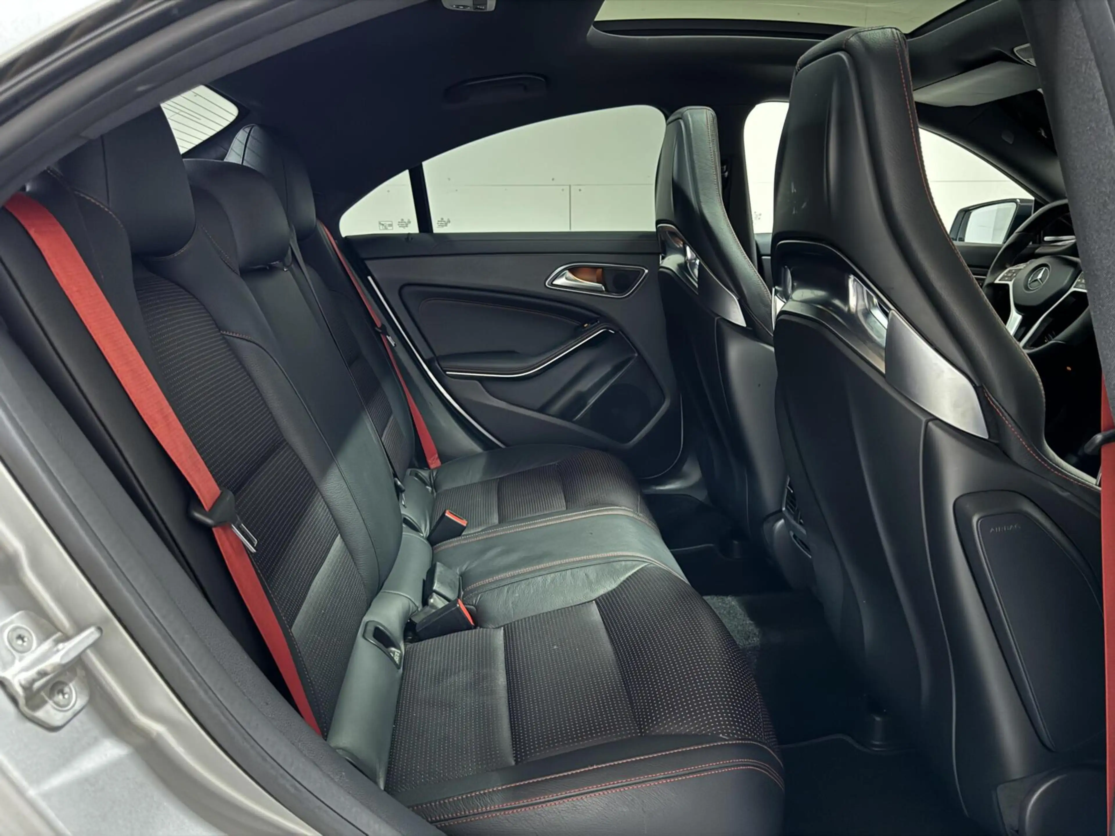 Mercedes-Benz CLA 45 AMG 4MATIC Pano Recaro H/K Camera NAP — photo 24