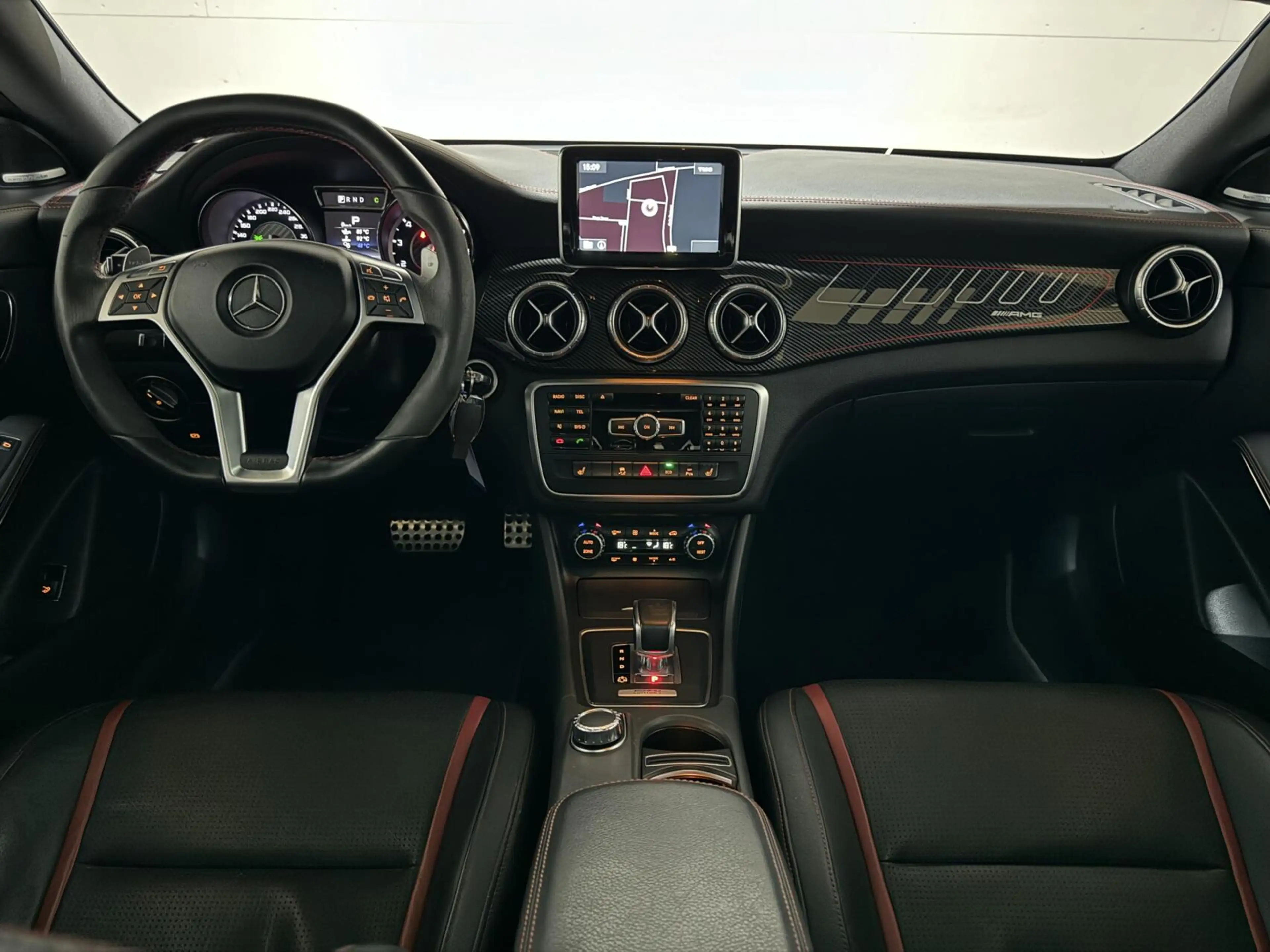 Mercedes-Benz CLA 45 AMG 4MATIC Pano Recaro H/K Camera NAP — photo 21