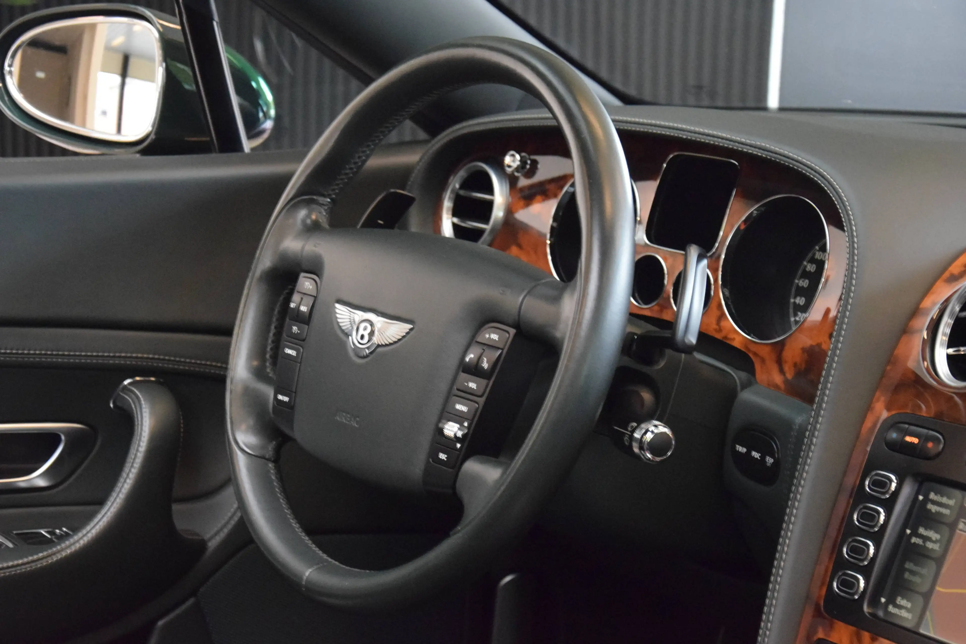 Bentley Continental GTC 6.0 BiTurbo W12 — photo 14