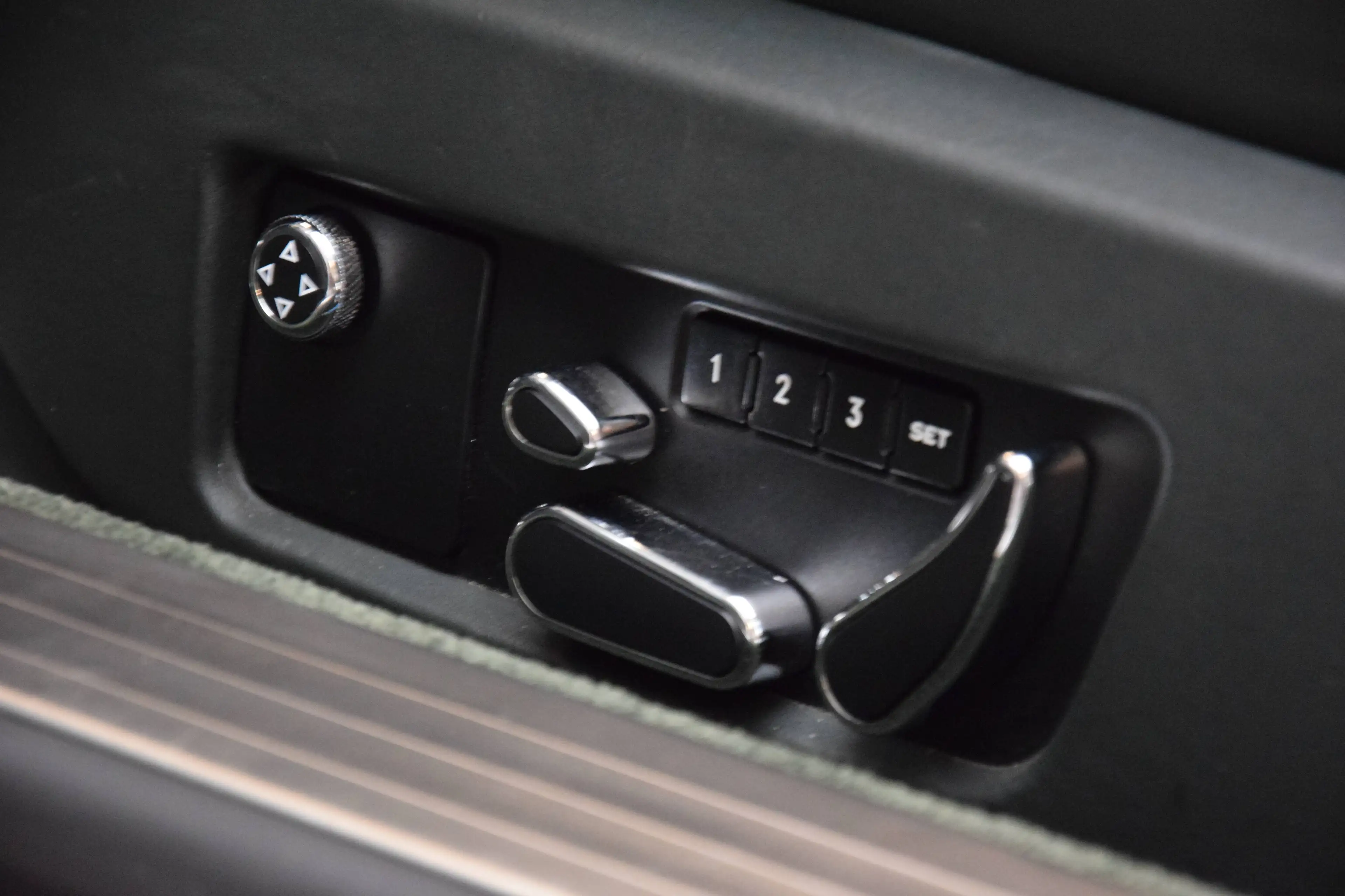 Bentley Continental GTC 6.0 BiTurbo W12 — photo 11