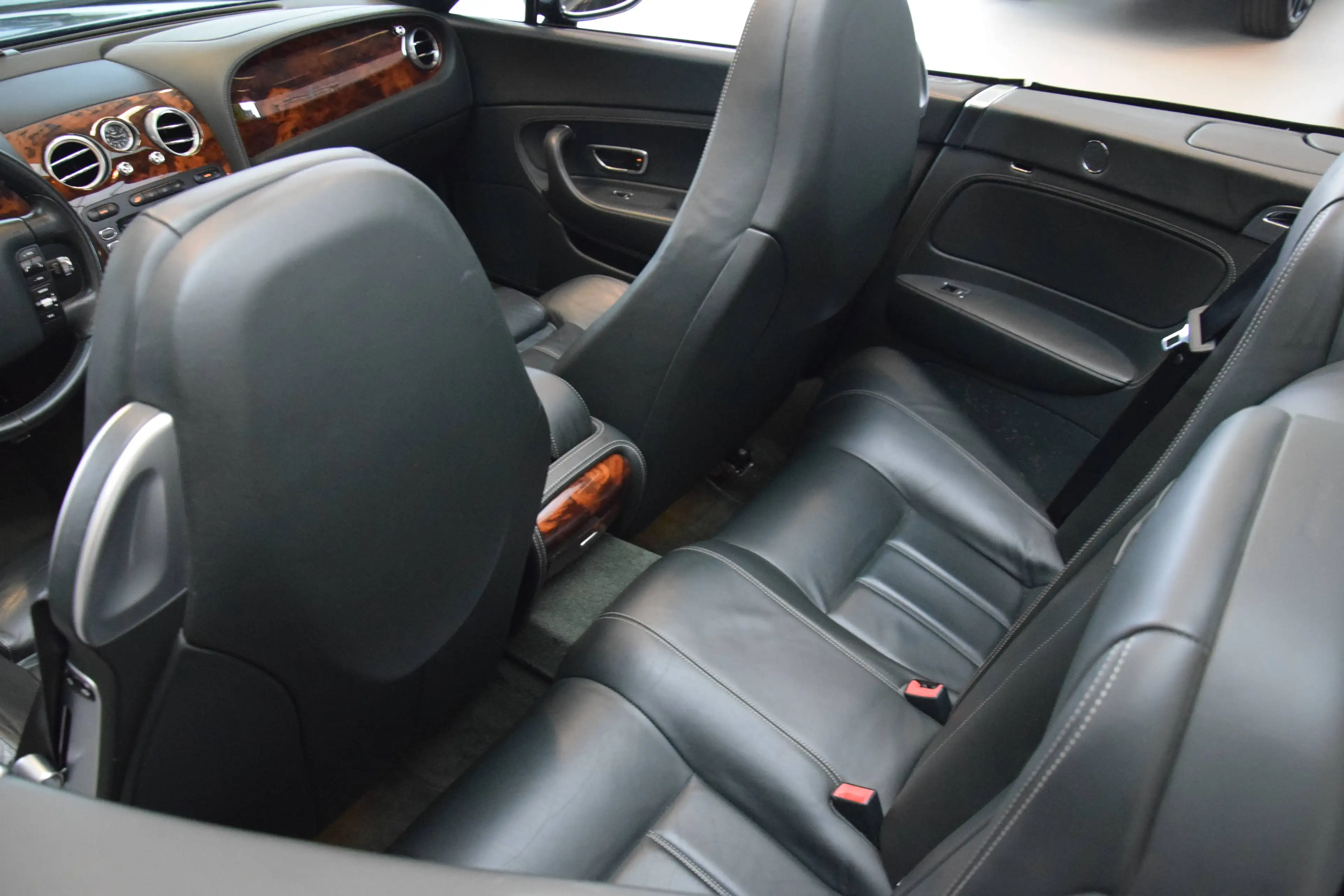 Bentley Continental GTC 6.0 BiTurbo W12 — photo 8
