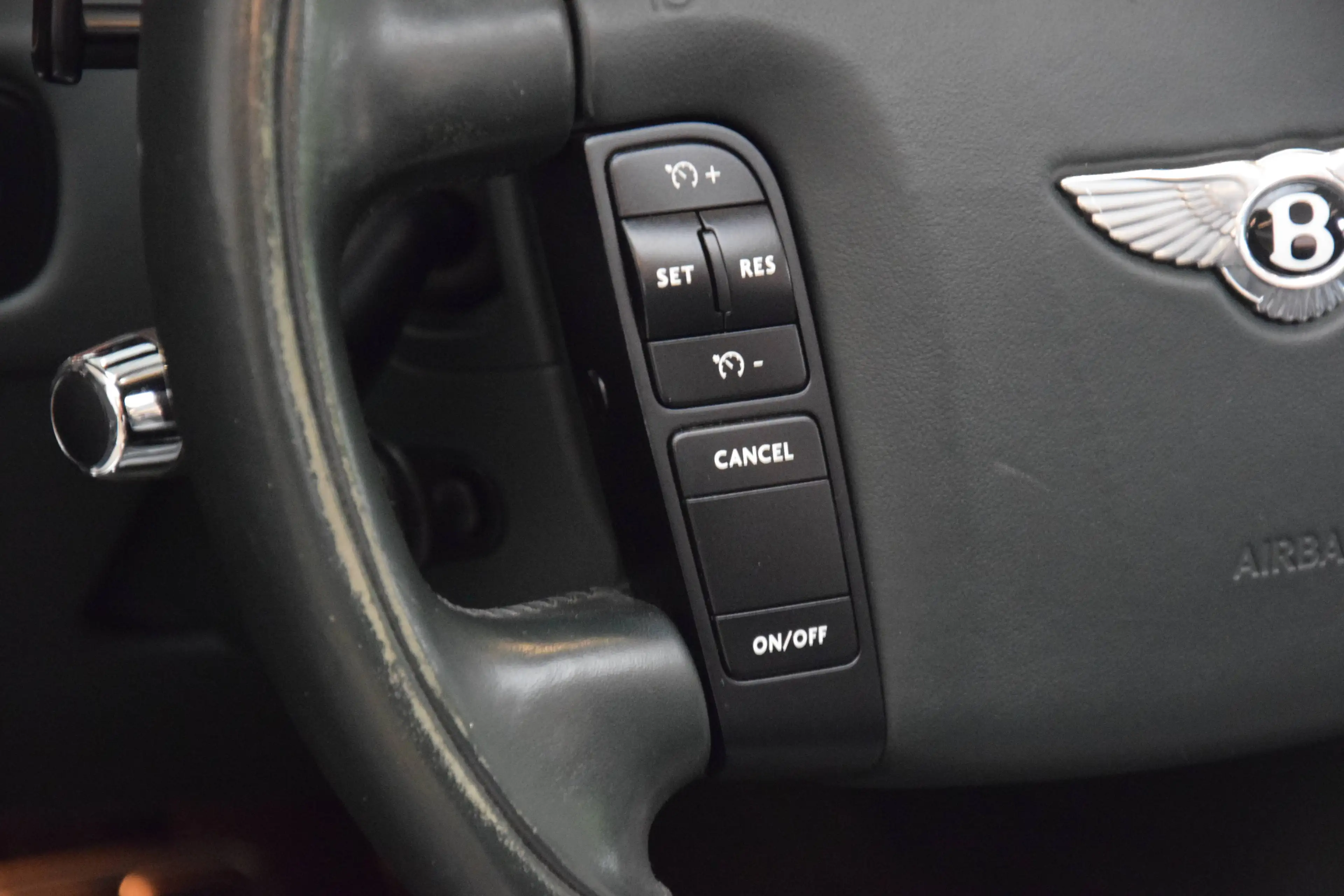 Bentley Continental GTC 6.0 BiTurbo W12 — photo 6