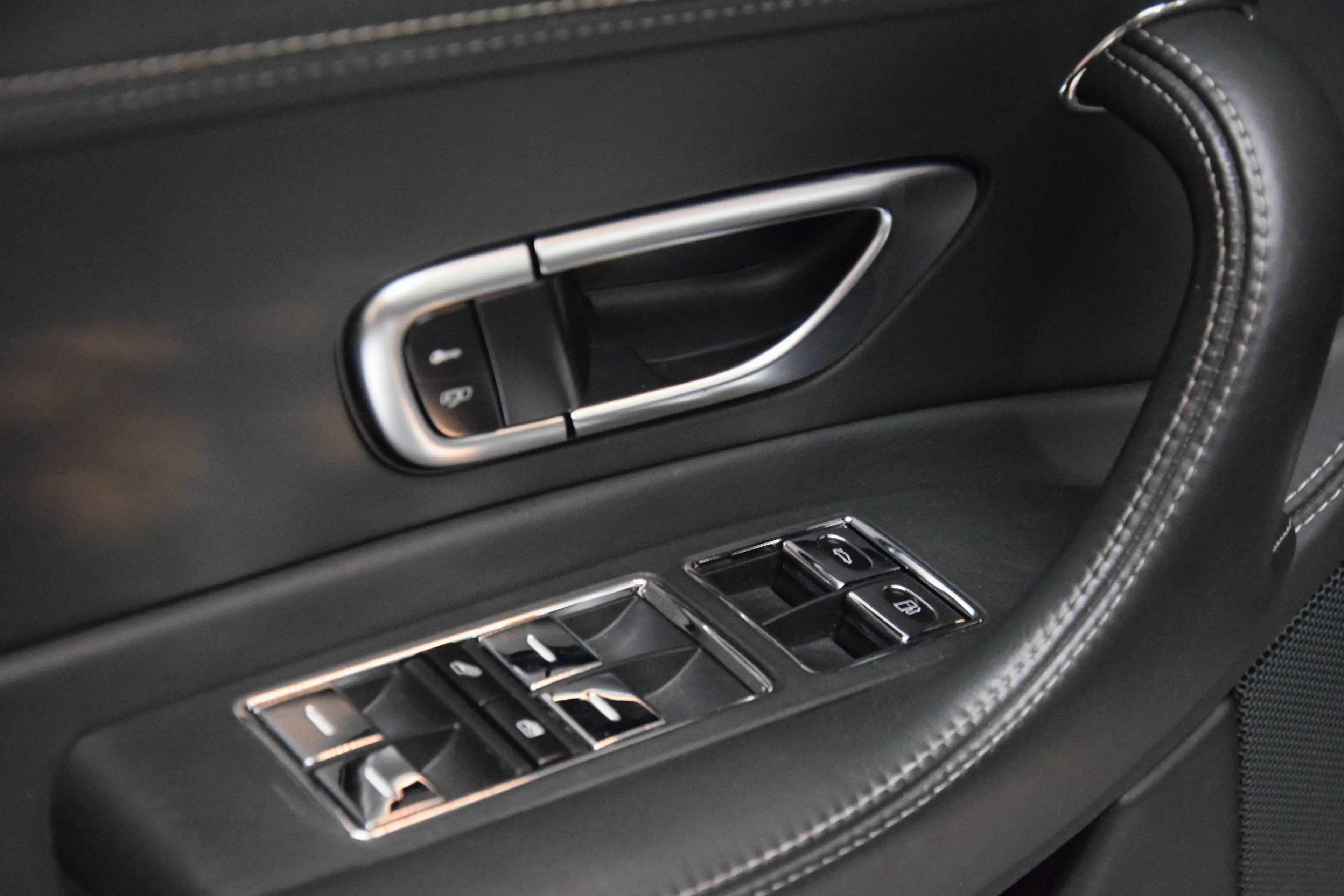 Bentley Continental GTC 6.0 BiTurbo W12 — photo 5