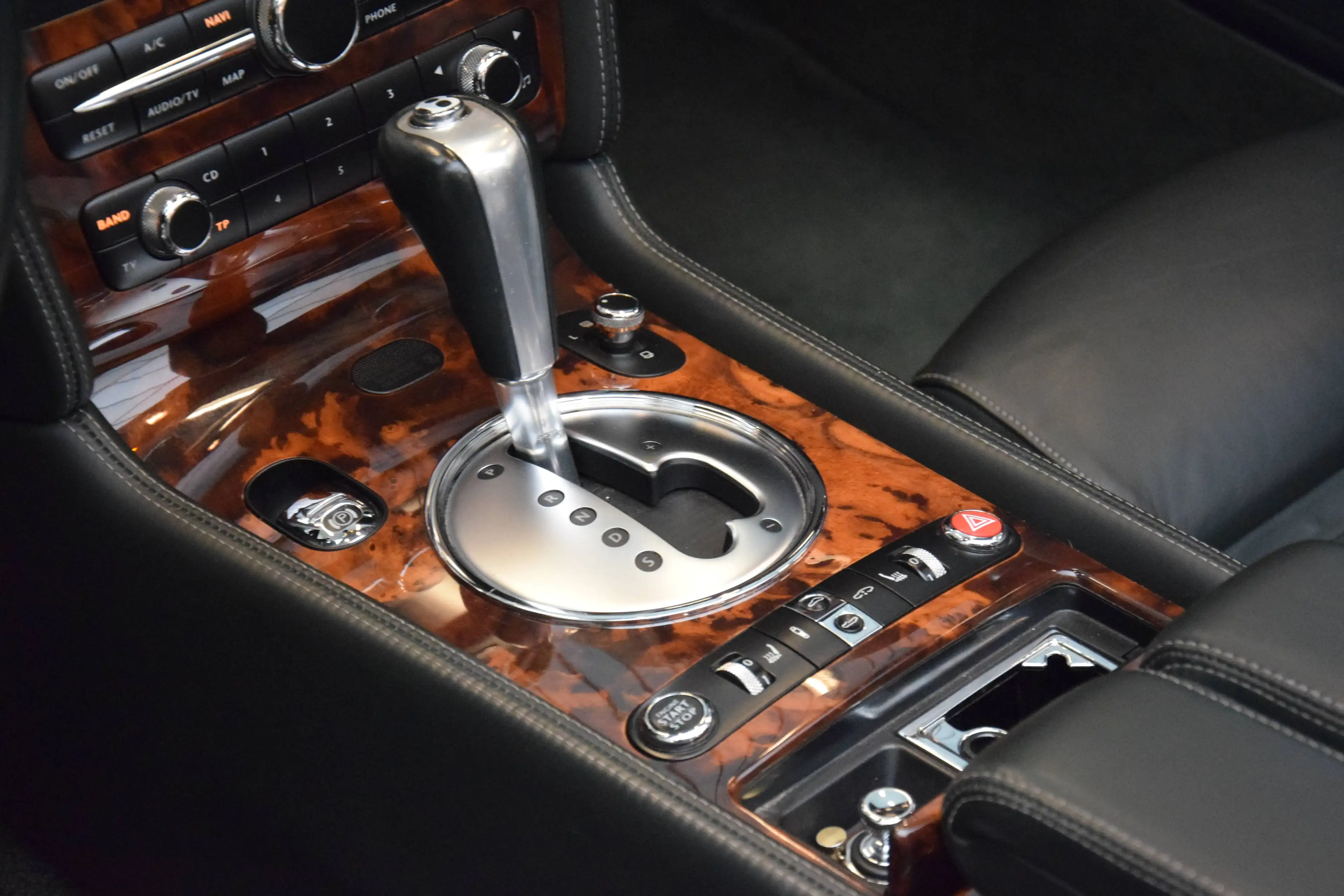 Bentley Continental GTC 6.0 BiTurbo W12 — photo 3