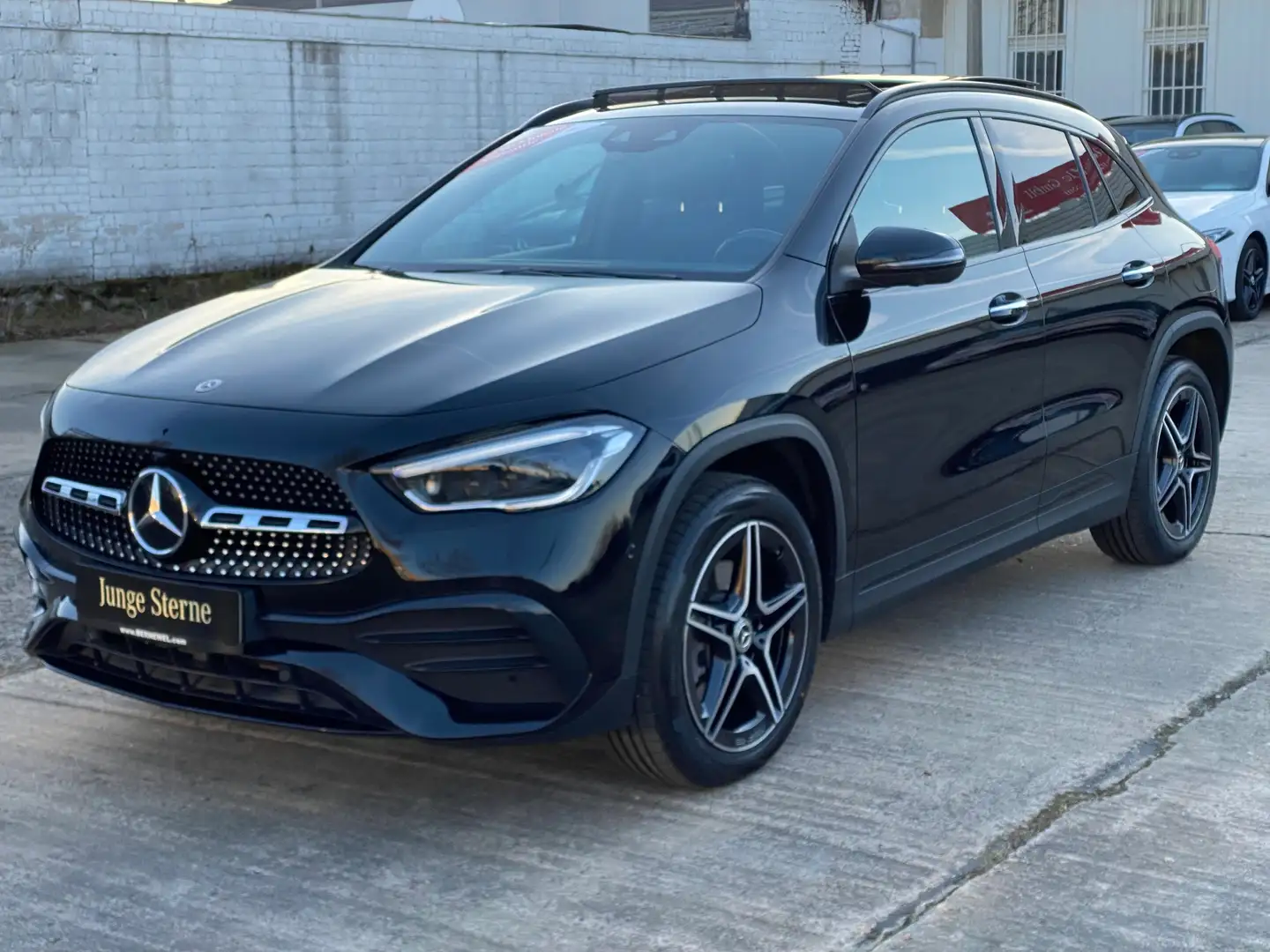 Mercedes-Benz GLA 250 GLA250e AMG Pano_360°_Multibeam_KeylessG_HeadUp Noir - 1