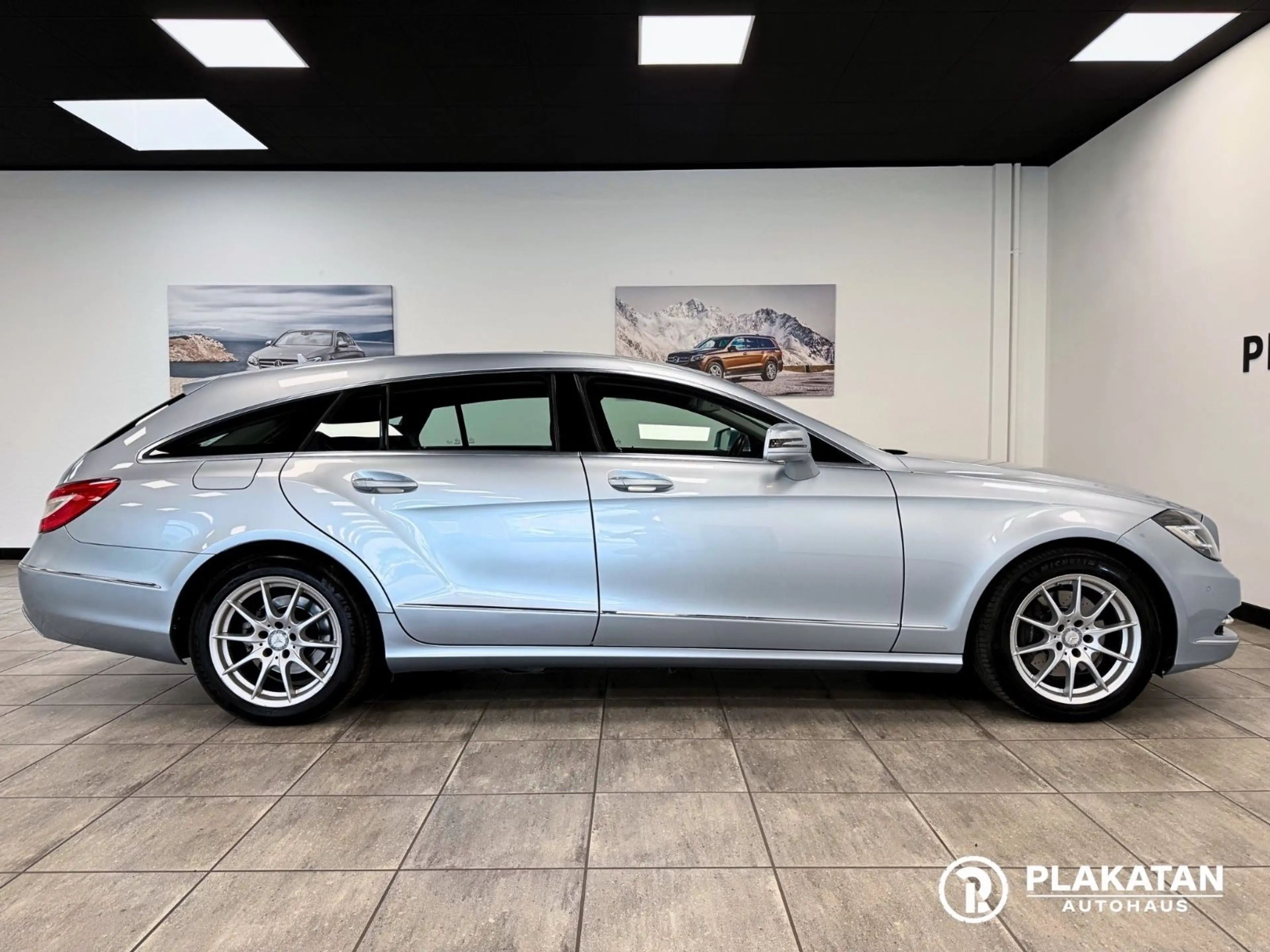 Mercedes-Benz CLS 250 CLS 250 Shooting-B Kamera Navi Leder MB-Service — photo 4