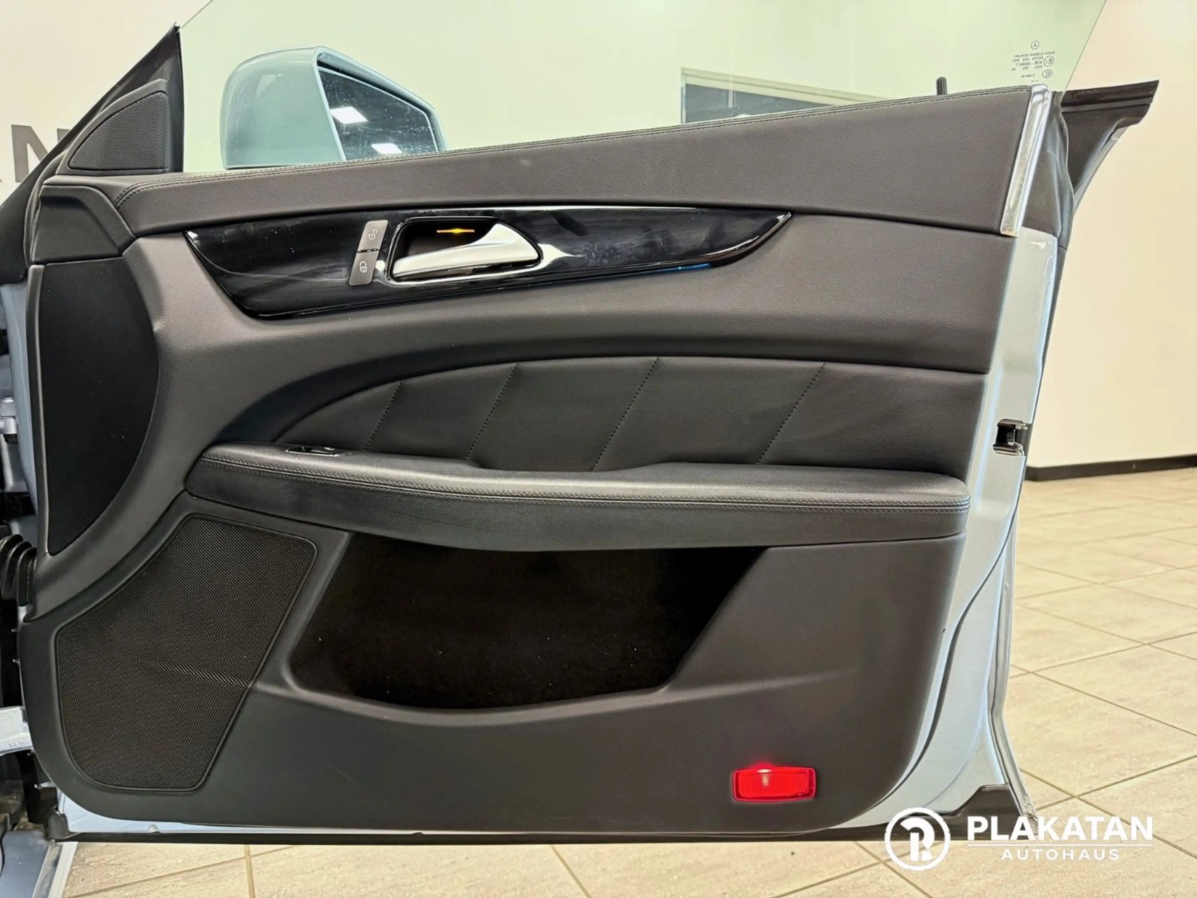 Mercedes-Benz CLS 250 CLS 250 Shooting-B Kamera Navi Leder MB-Service — photo 15