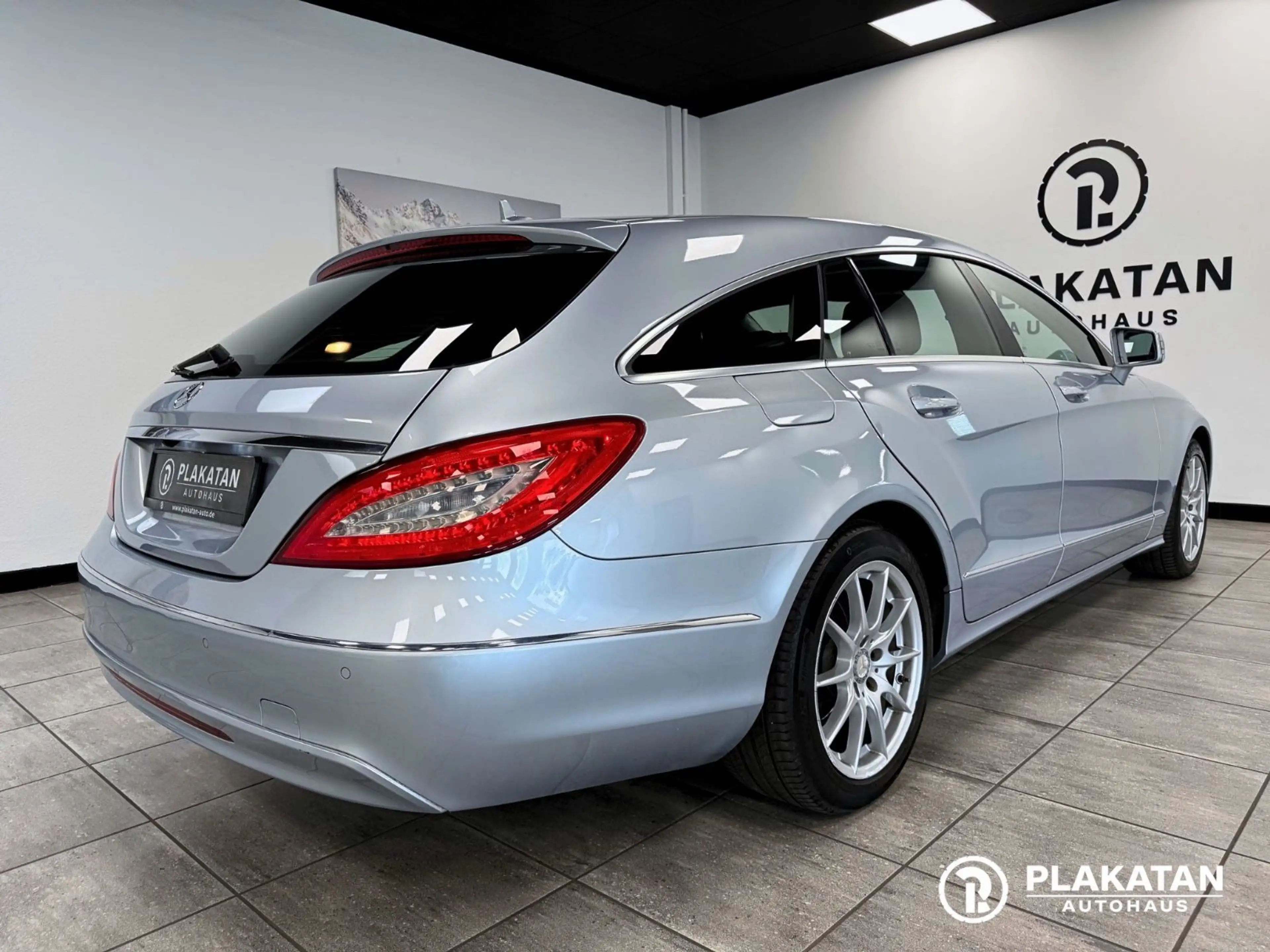Mercedes-Benz CLS 250 CLS 250 Shooting-B Kamera Navi Leder MB-Service — photo 5