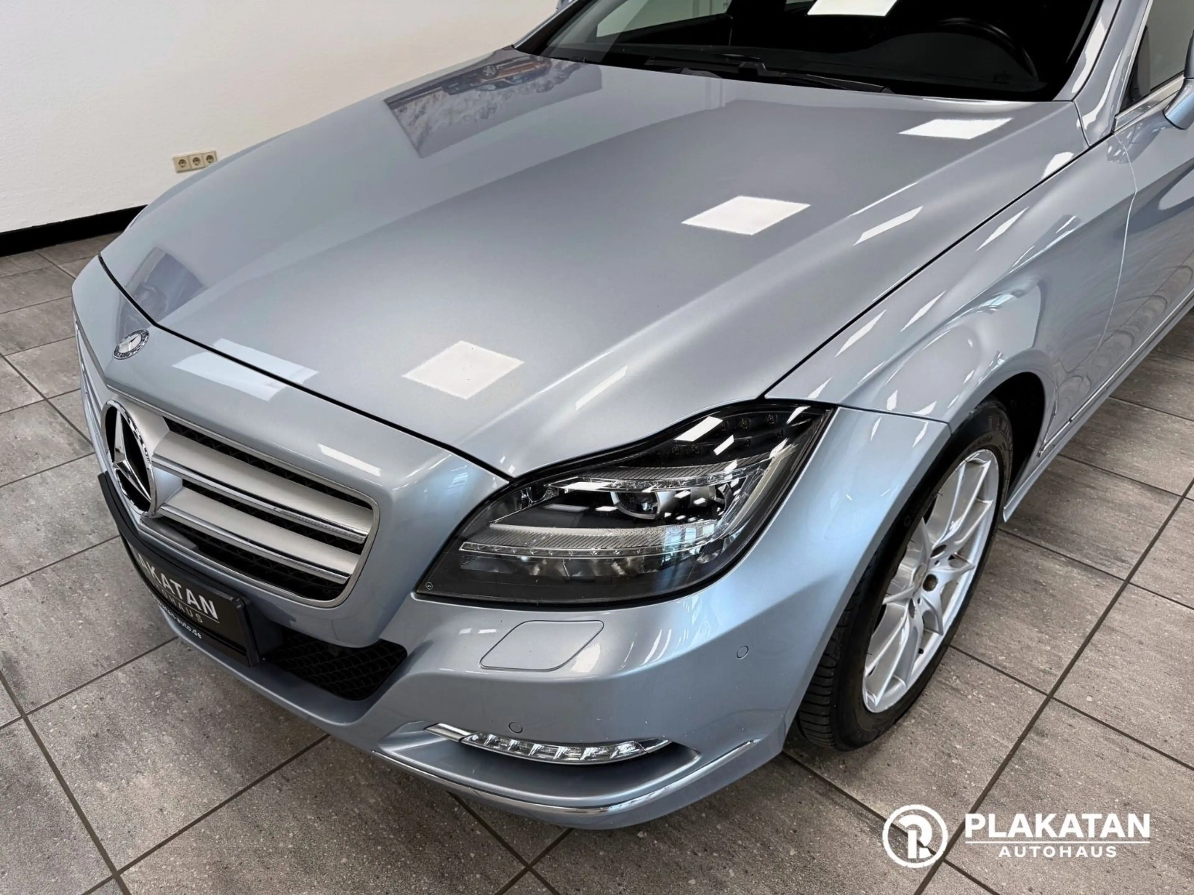 Mercedes-Benz CLS 250 CLS 250 Shooting-B Kamera Navi Leder MB-Service — photo 9