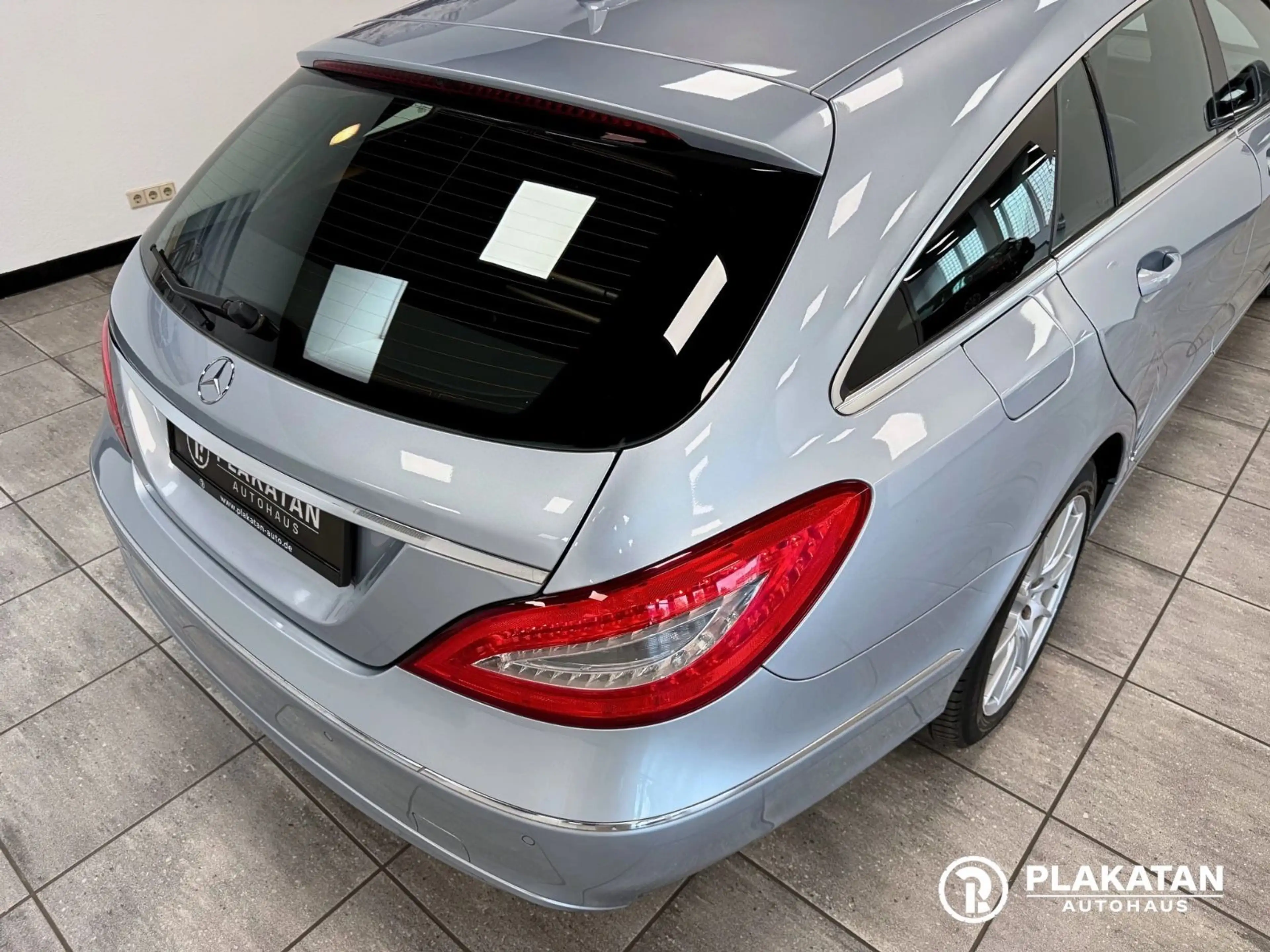 Mercedes-Benz CLS 250 CLS 250 Shooting-B Kamera Navi Leder MB-Service — photo 10