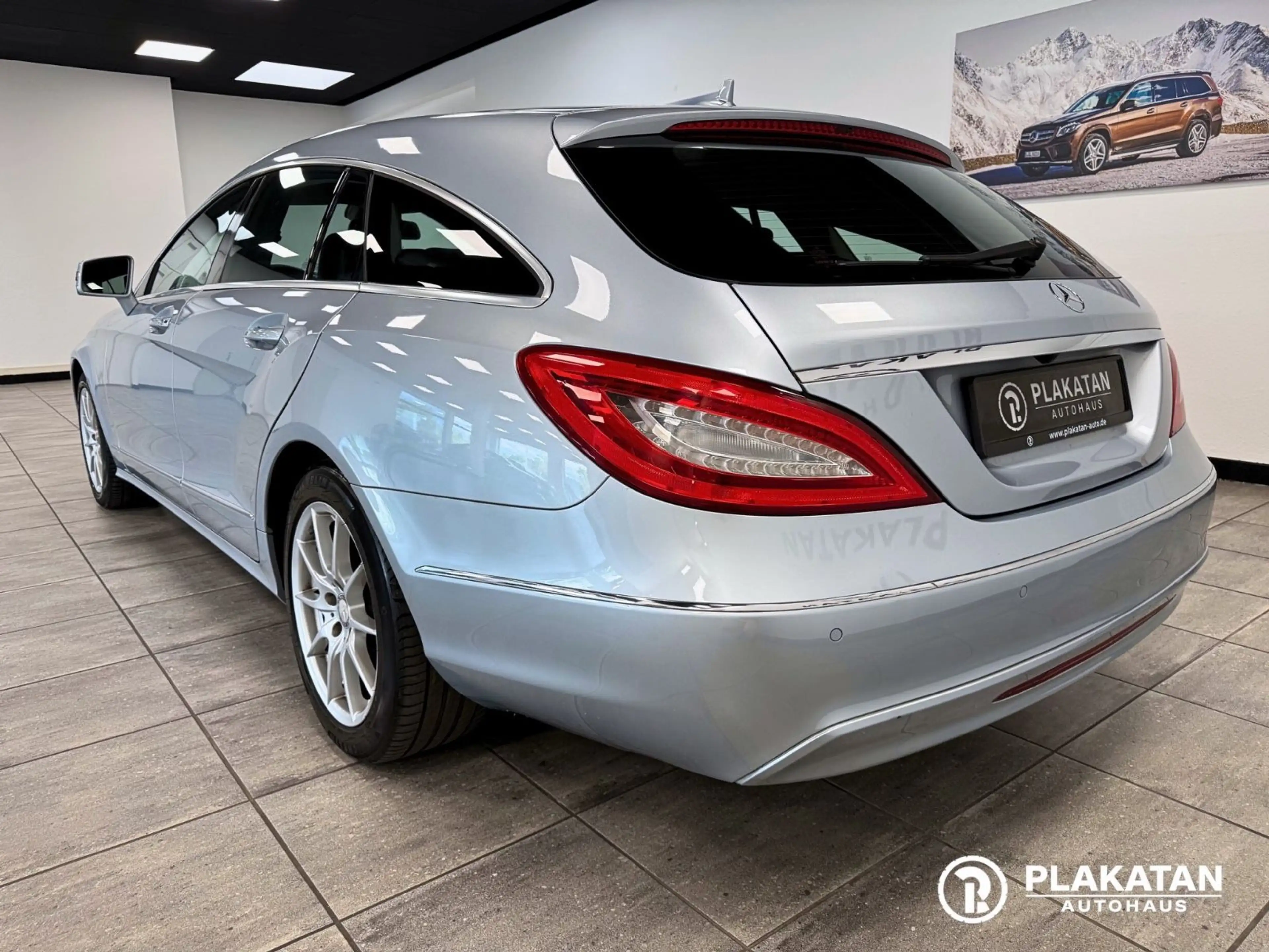 Mercedes-Benz CLS 250 CLS 250 Shooting-B Kamera Navi Leder MB-Service — photo 7