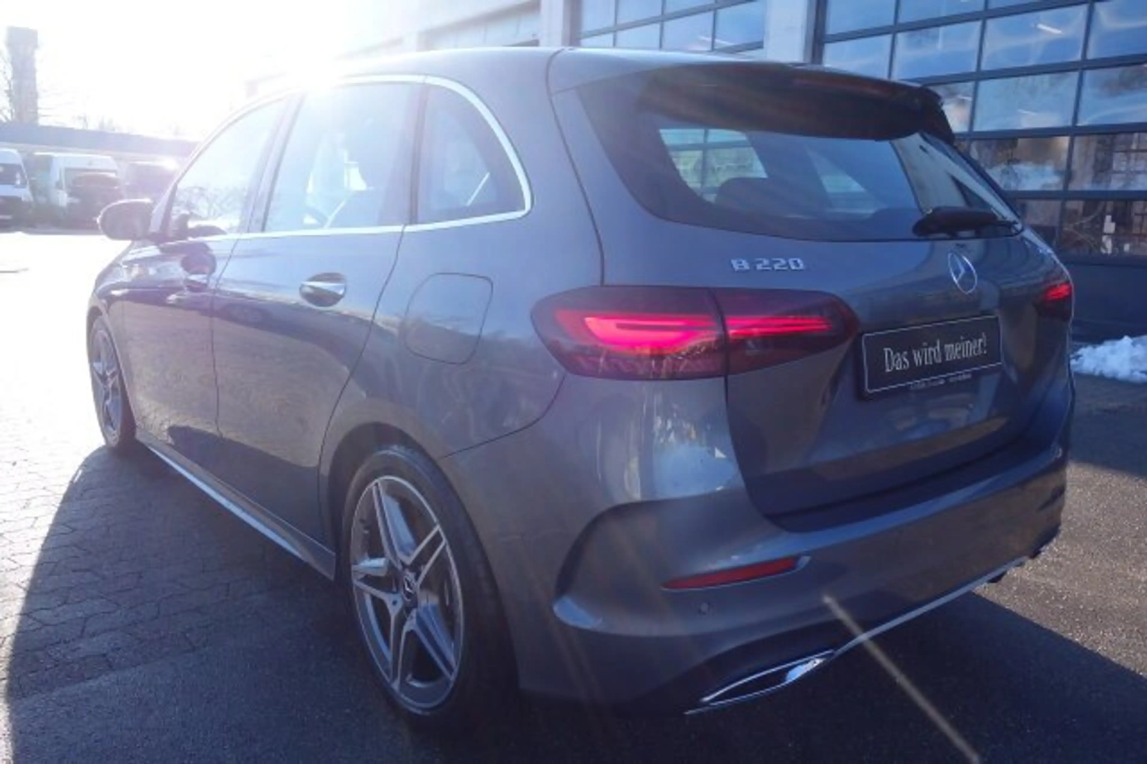 Mercedes-Benz B 220 B 220 4M AMG PANO STANDH AHK 360 DISTR LED KEYL — photo 8