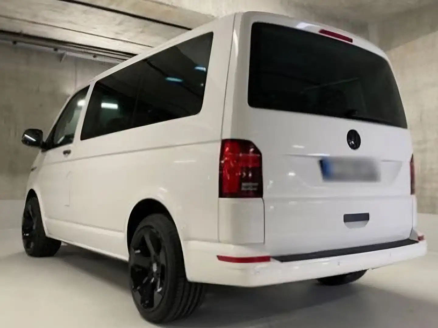 Volkswagen T6.1 Multivan Multivan T6.1 Kurz Trendline Bílá - 2