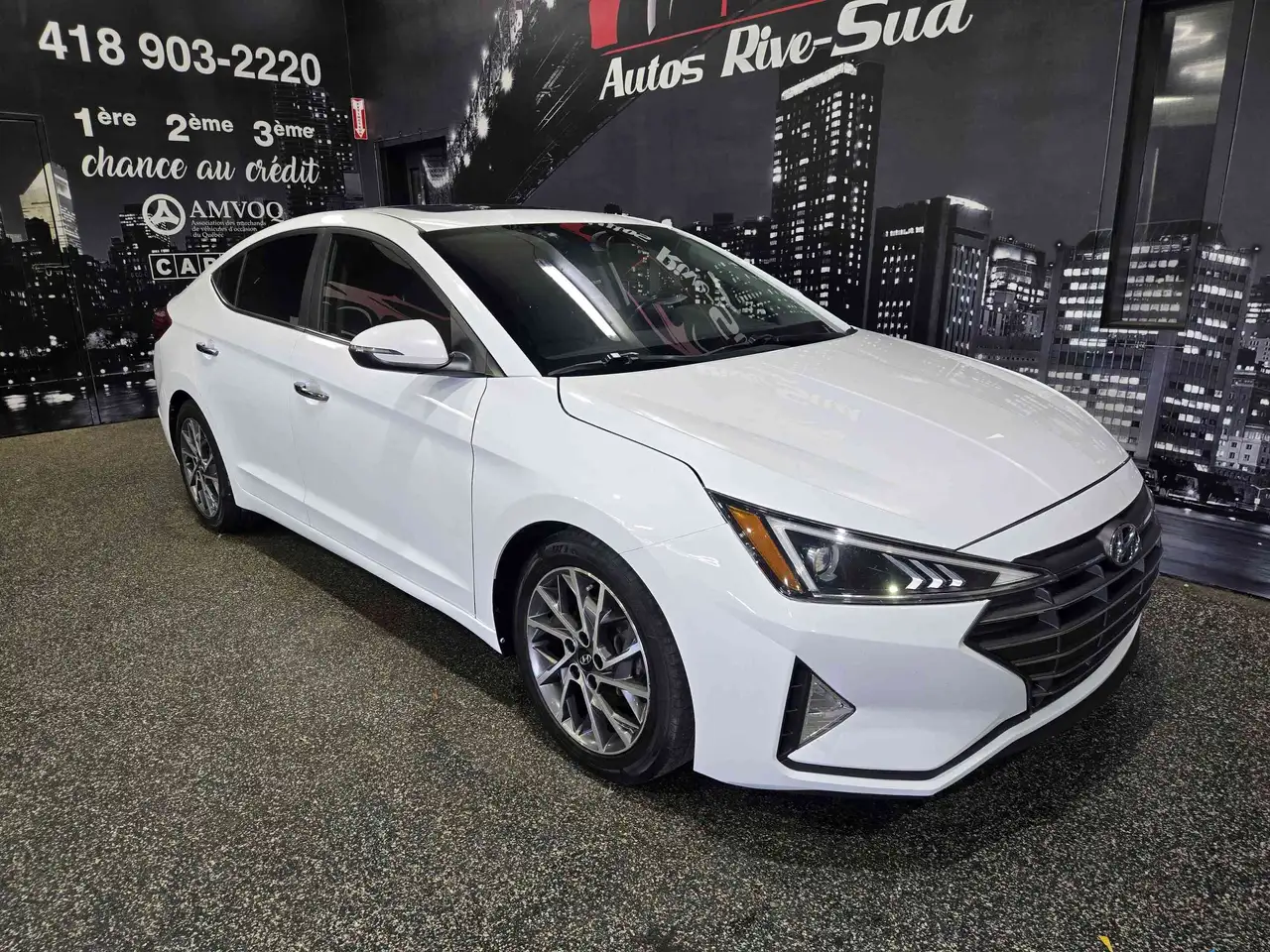Hyundai ELANTRA fotografie Hyundai ELANTRA