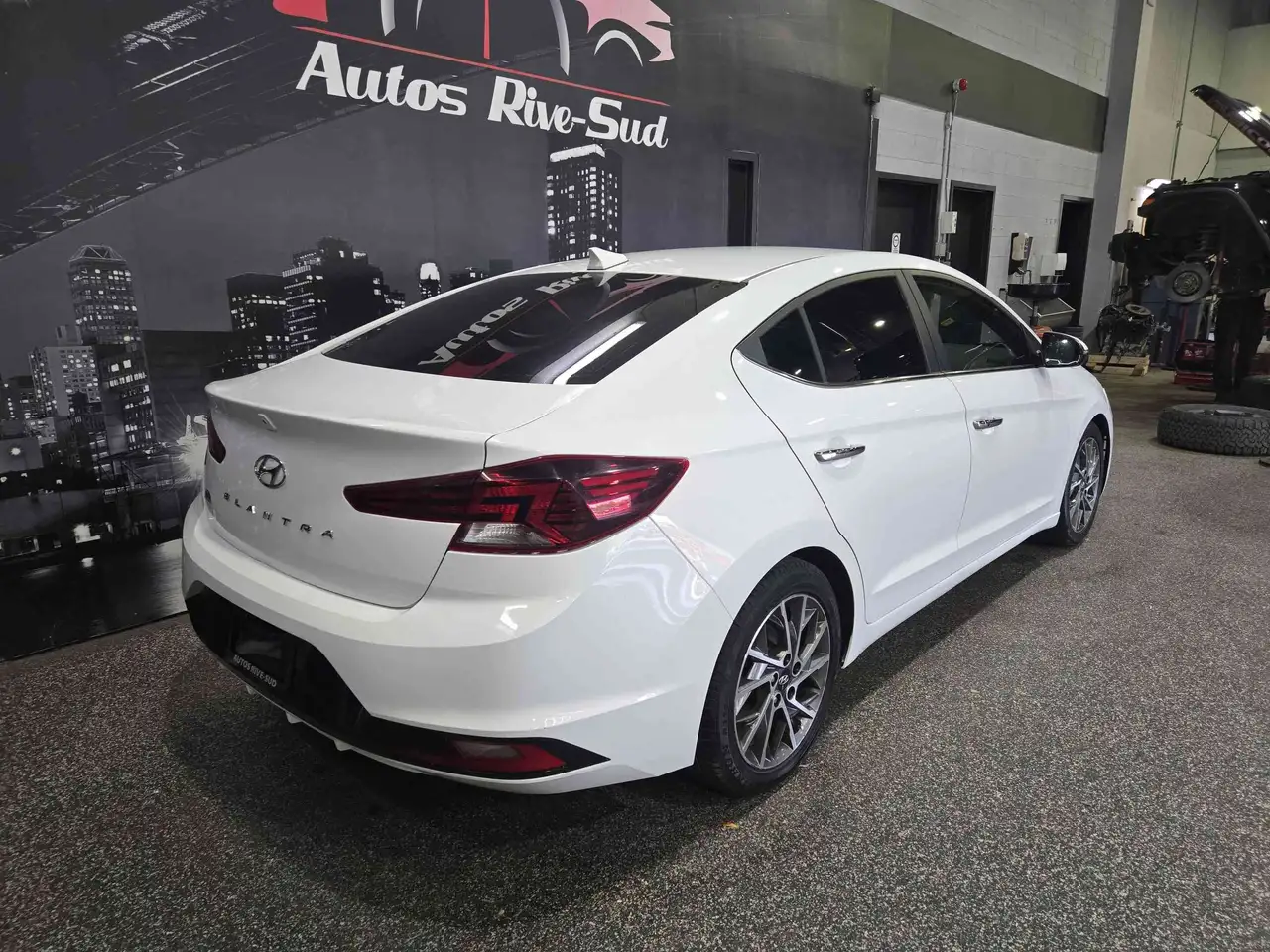 Hyundai ELANTRA fotografie Hyundai ELANTRA