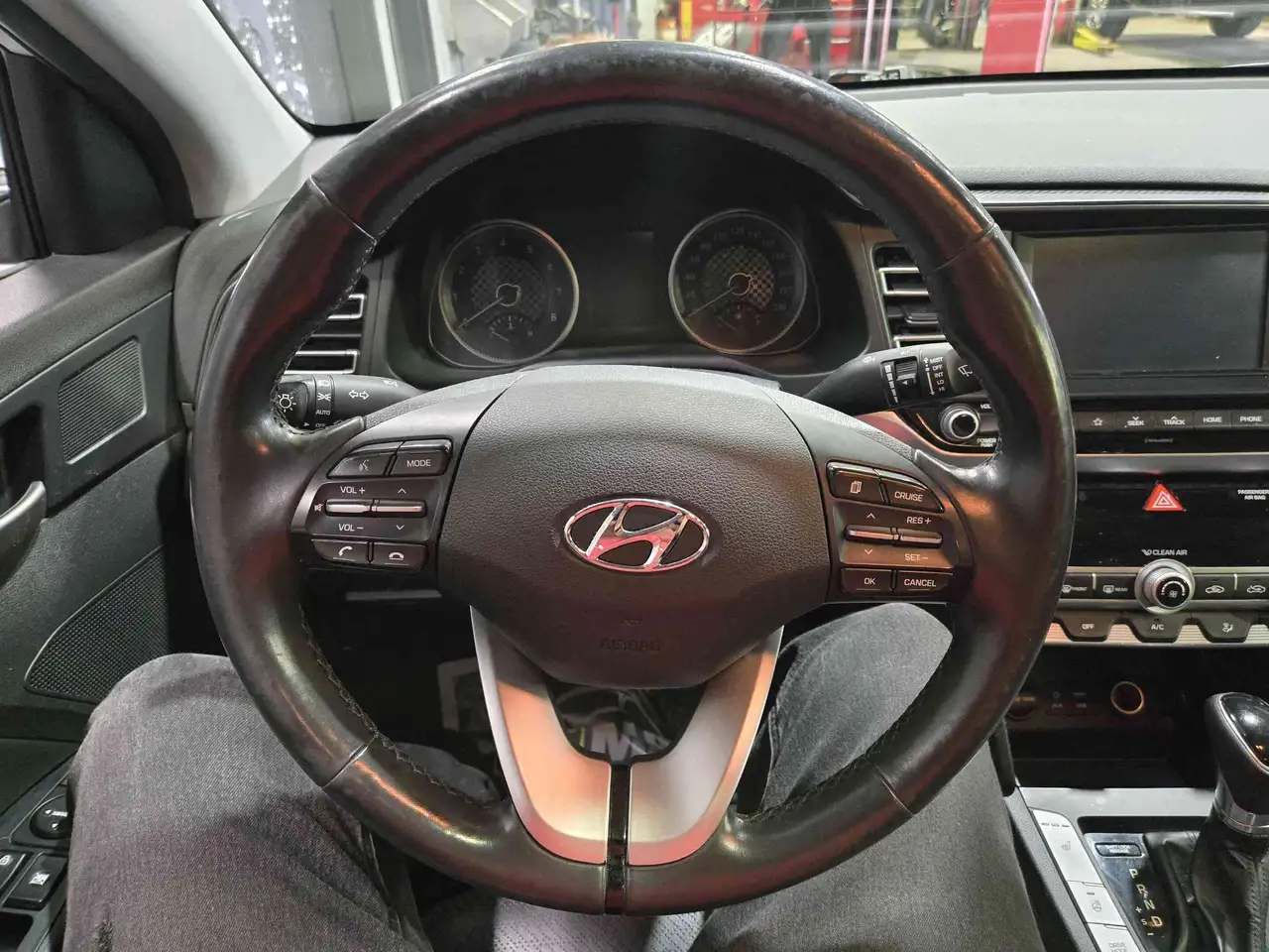 Hyundai ELANTRA fotografie Hyundai ELANTRA