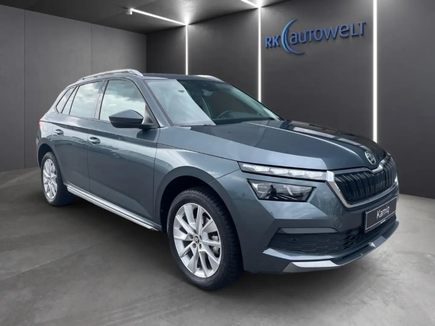 Skoda Kamiq Style 1.5 TSI EU6d-T AHK Navi Kamera Šedá - 2