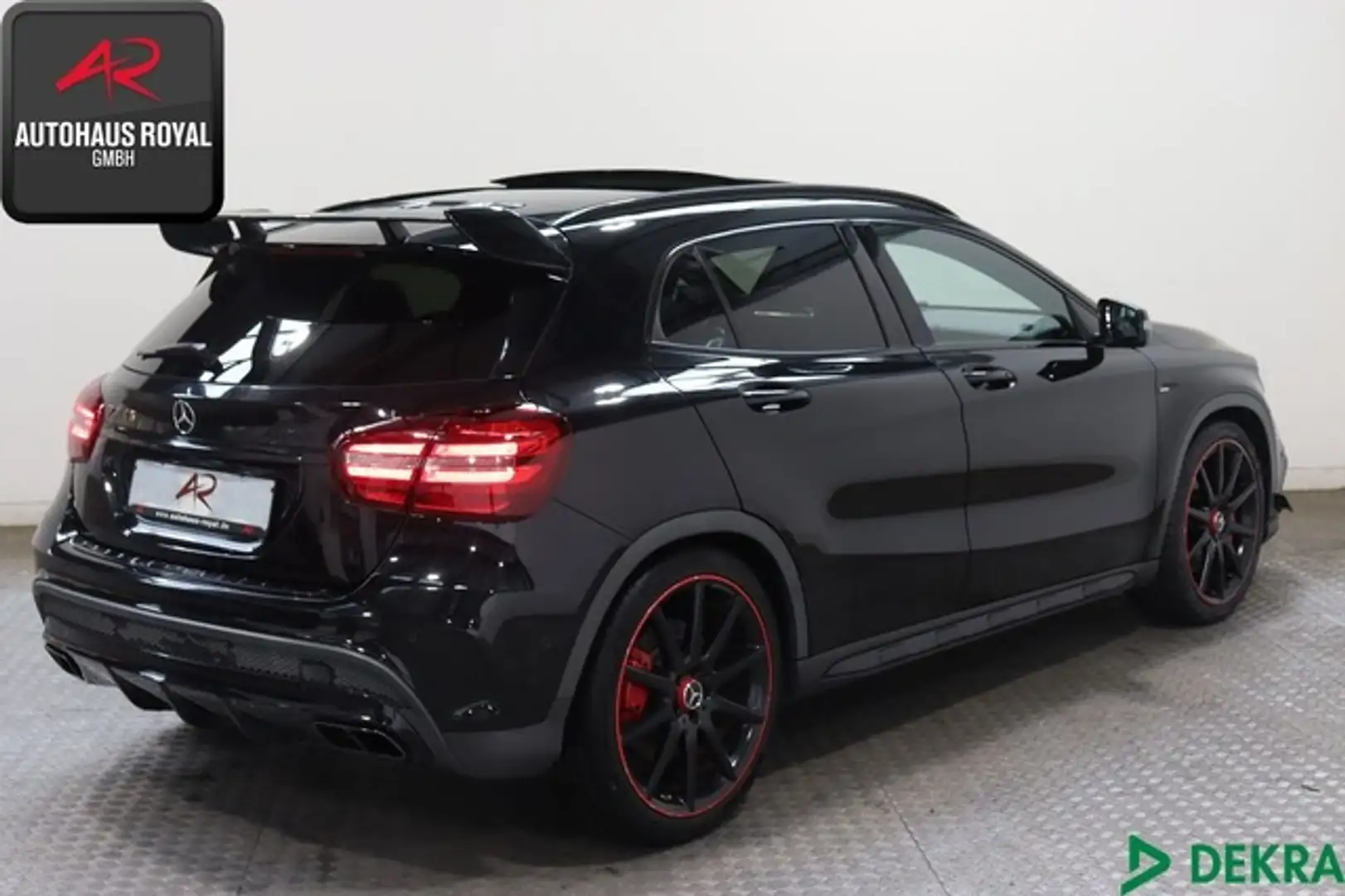 Mercedes-Benz GLA 45 AMG 4M NIGHT EXKLUSIV HARMAN/K,DISTRO,20Z Fekete - 2