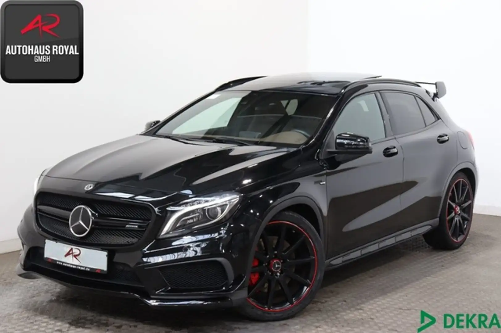 Mercedes-Benz GLA 45 AMG 4M NIGHT EXKLUSIV HARMAN/K,DISTRO,20Z Fekete - 1