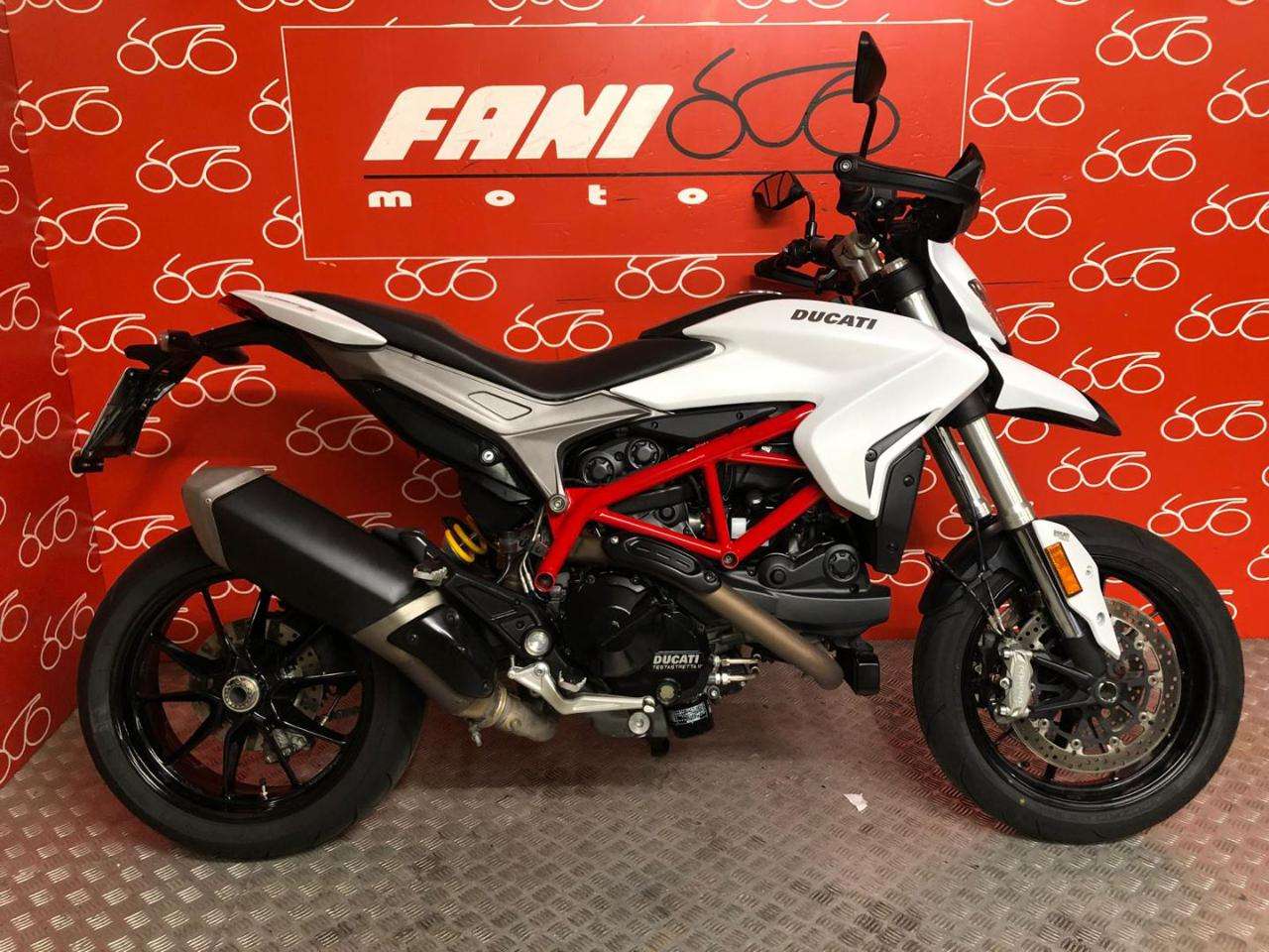 Ducati Hypermotard 939 .