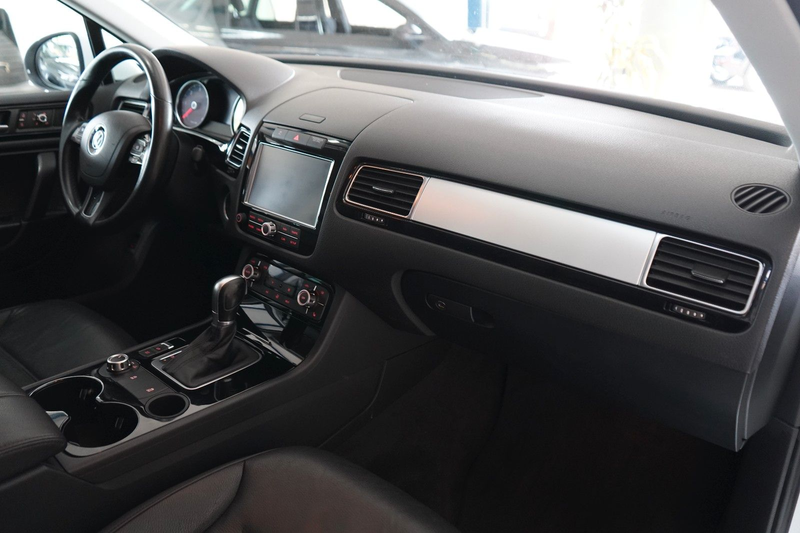 Volkswagen Touareg V6 TDI BMT Bi-XENON / NAVI / LEDER / PDC — photo 10