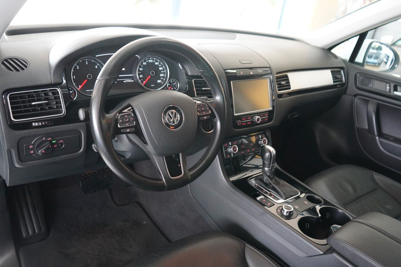Volkswagen Touareg V6 TDI BMT Bi-XENON / NAVI / LEDER / PDC — photo 12