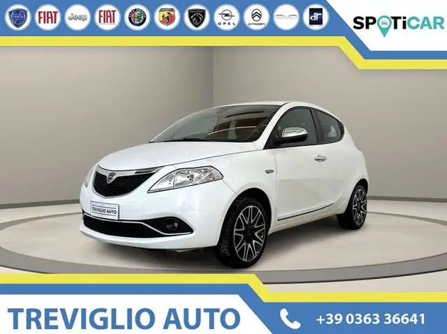 Lancia Ypsilon 1.2 69 CV 5 porte Platinum
