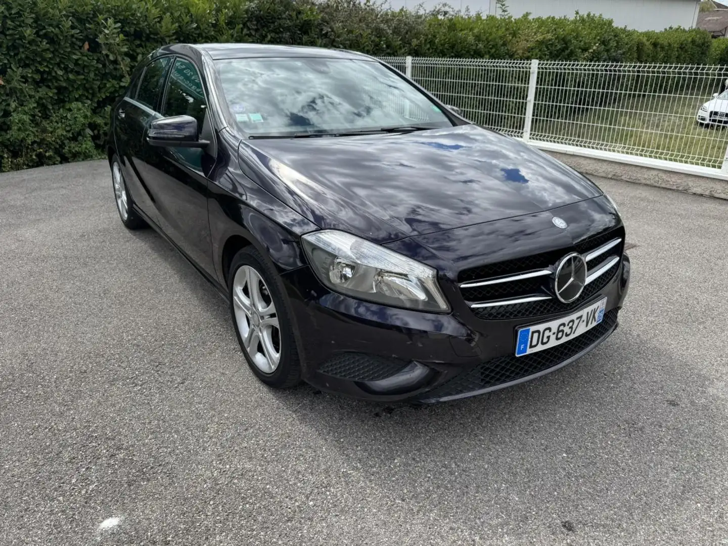 Mercedes-Benz A 180 A 180 BlueEfficiency - BV 7G-DCT  BERLINE - BM 176 Sensation PHASE 1 Bleu - 2