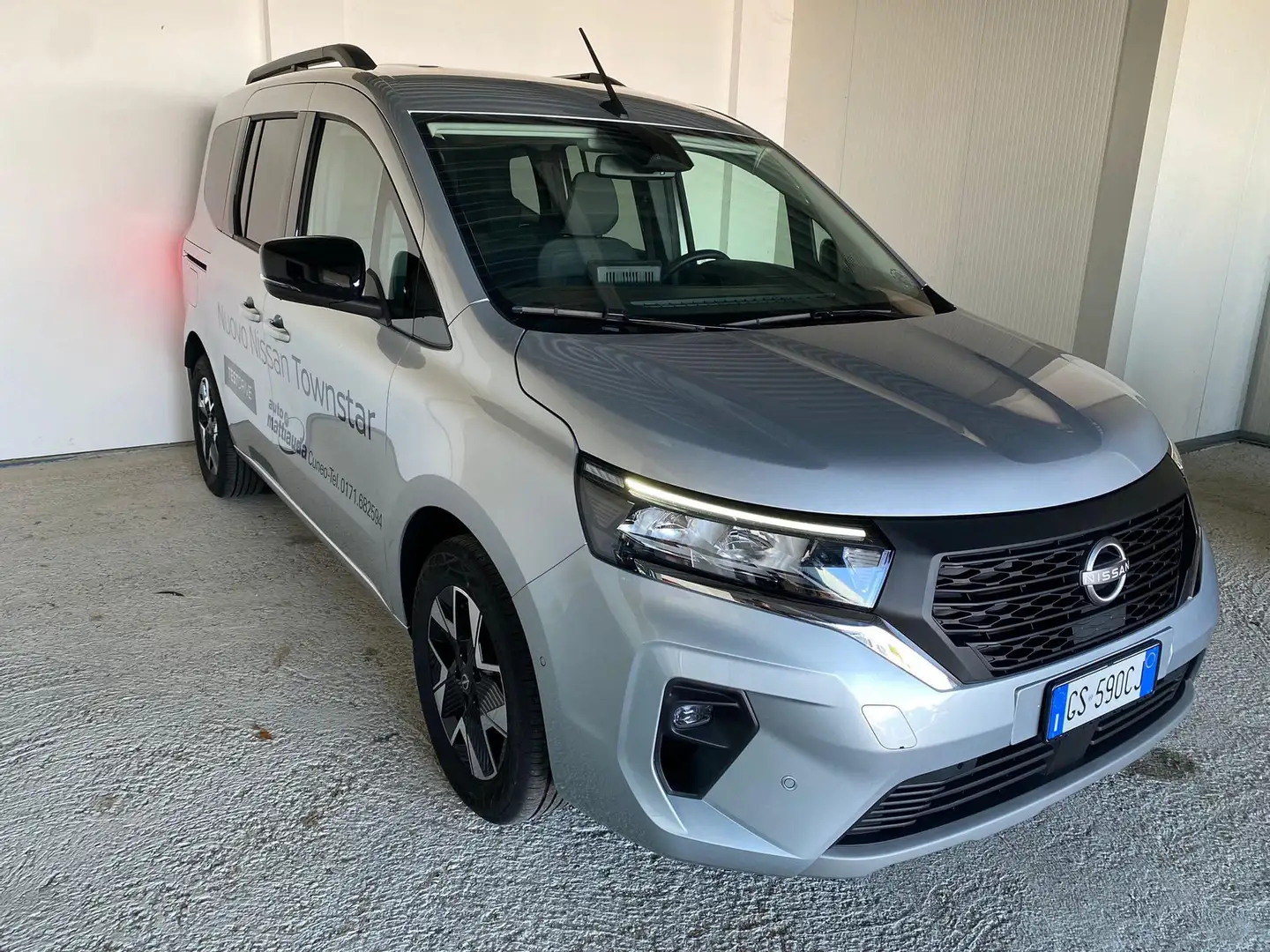 Nissan Townstar TOWNSTAR 1.3 130 CV N-Connecta con desing pack Gri - 2