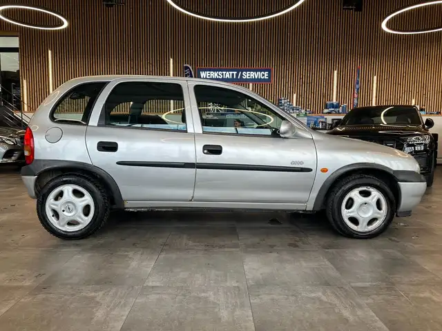 Opel Corsa view 16