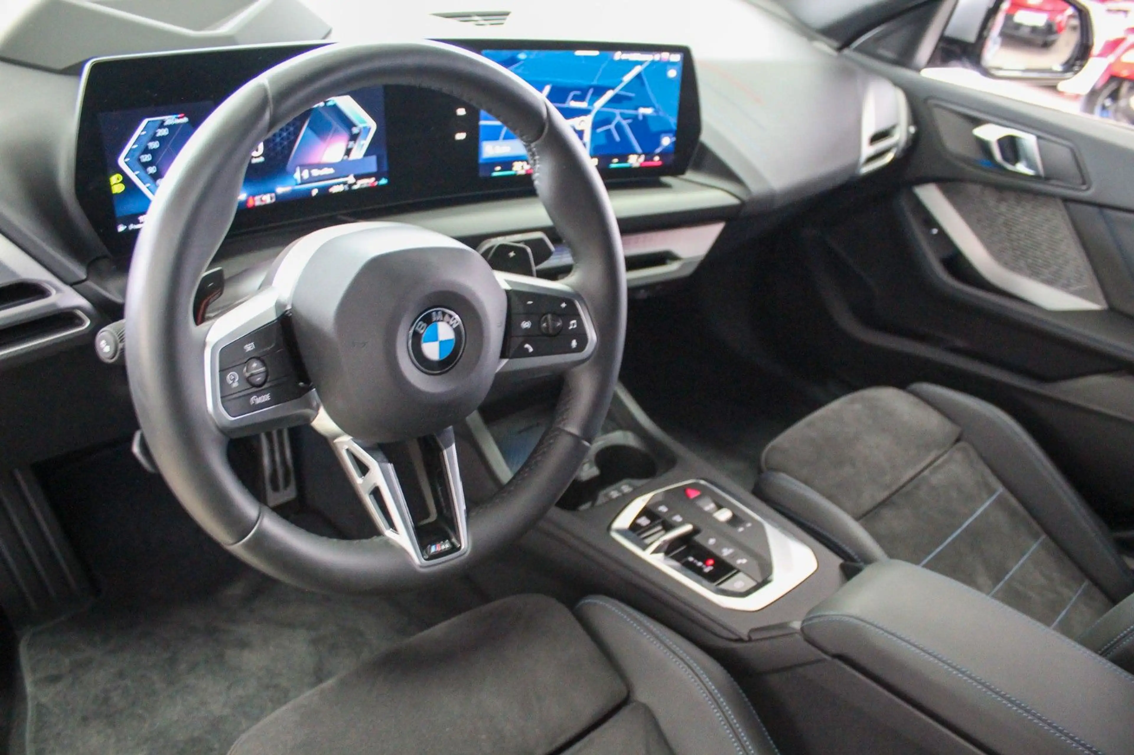 BMW 223 Gran Coupe 223 xDrive M Sport HUD — photo 8